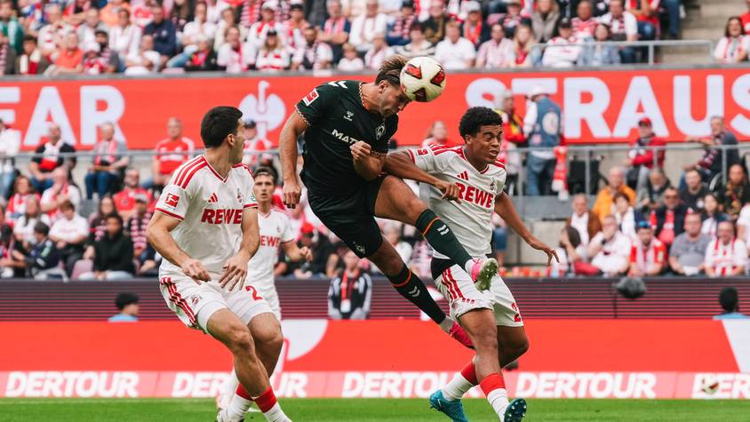 Niclas Füllkrug kommt an den Ball, Luka Lochoshvili und Jahmai Simpson-Pusey kommen nicht an den Ball. Solche Szenen sollen nun seltener vorkommen.