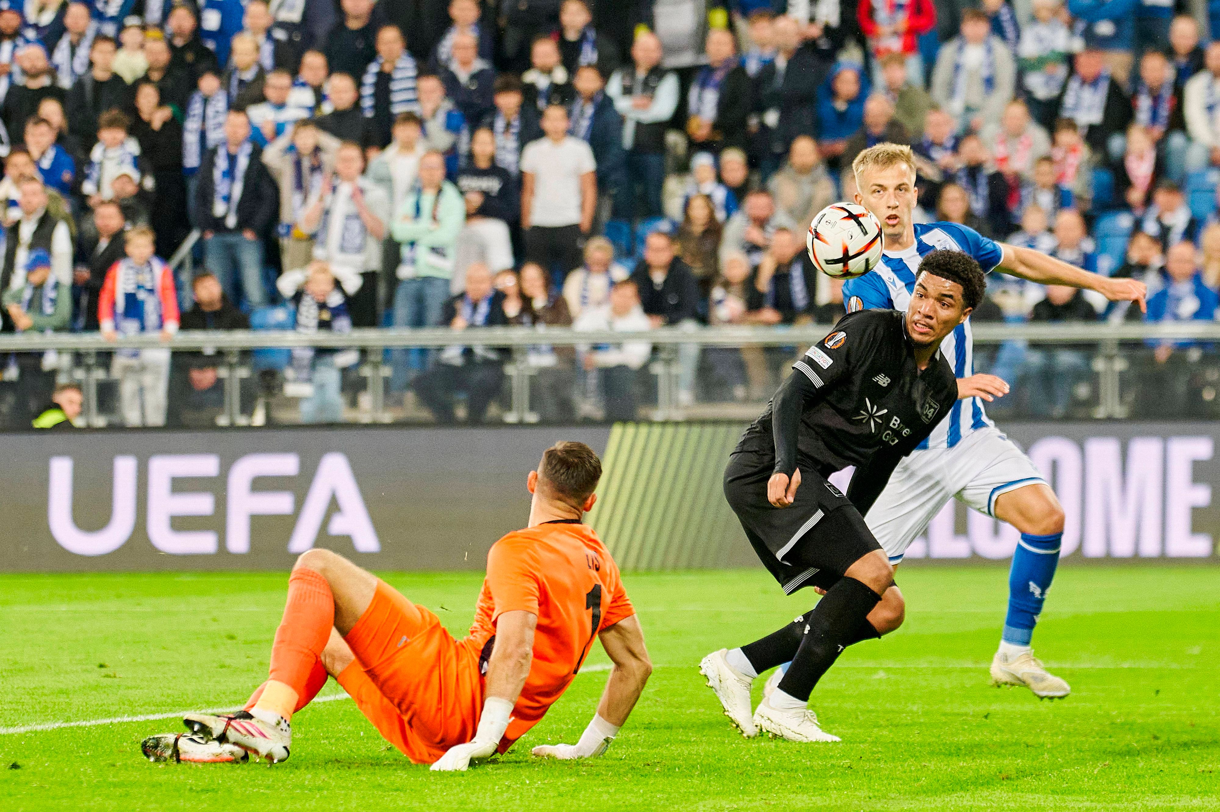15.10.2026 POZNAN ENEA STADION PILKA NOZNA UEFA LIGA EUROPY FAZA LIGOWA 2. KOLEJKA --- UEFA EUROPA LEAGUE SEASON 2026/2027 MATCH LECH POZNAN - BAYER LEVERKUSEN NZ. MATEUSZ LIS MATEUSZ SKRZYPCZAK MALIK TILLMAN FOTO RADOSLAW JOZWIAK / CYFRASPORT/NEWSPIX.PL --- Newspix.pl PUBLICATIONxNOTxINxPOL RA2_1155