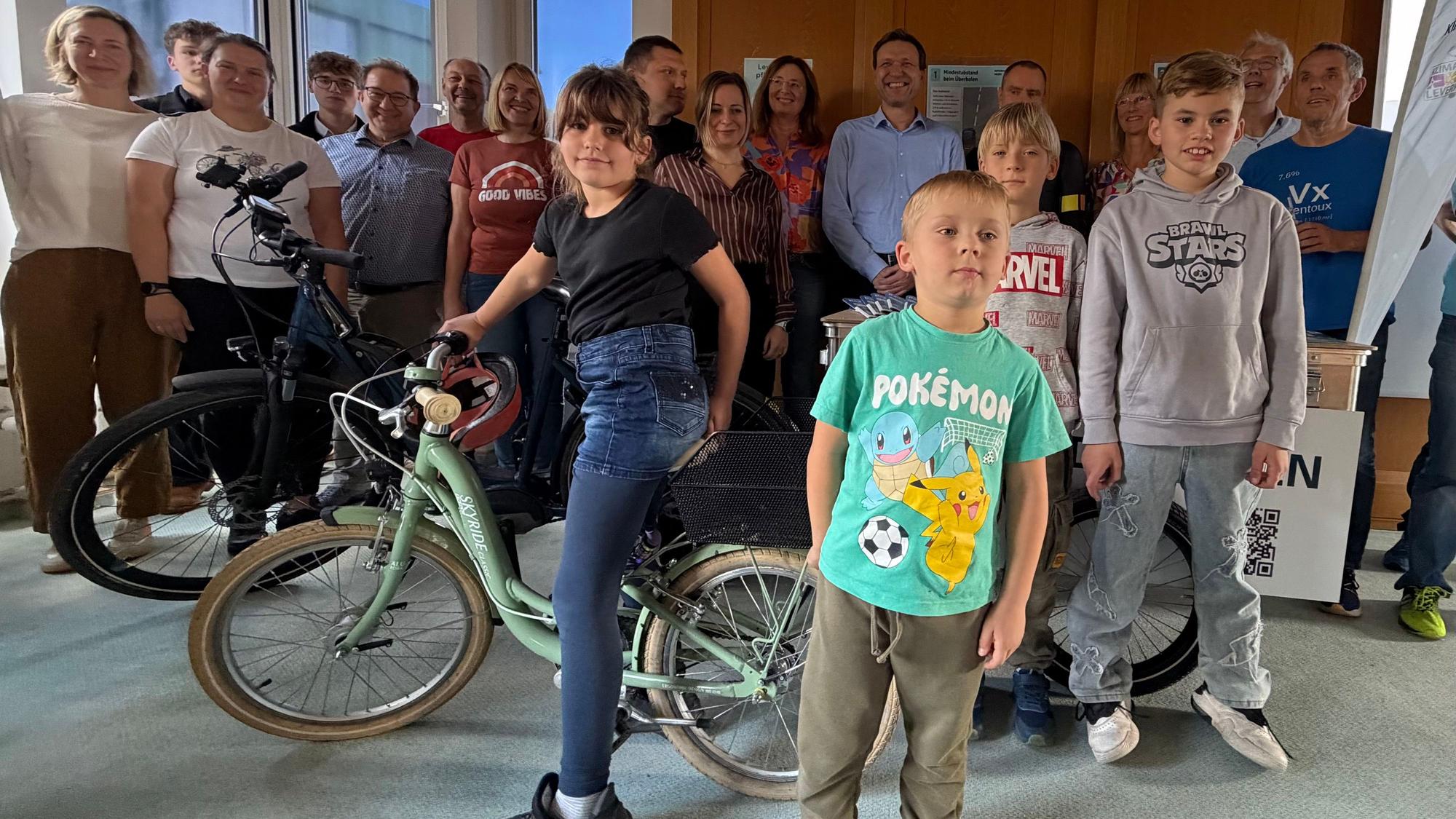 Vor allem die jüngsten Radler, wie Mila auf dem Fahrrad, begeisterten die Stadtverwaltung.