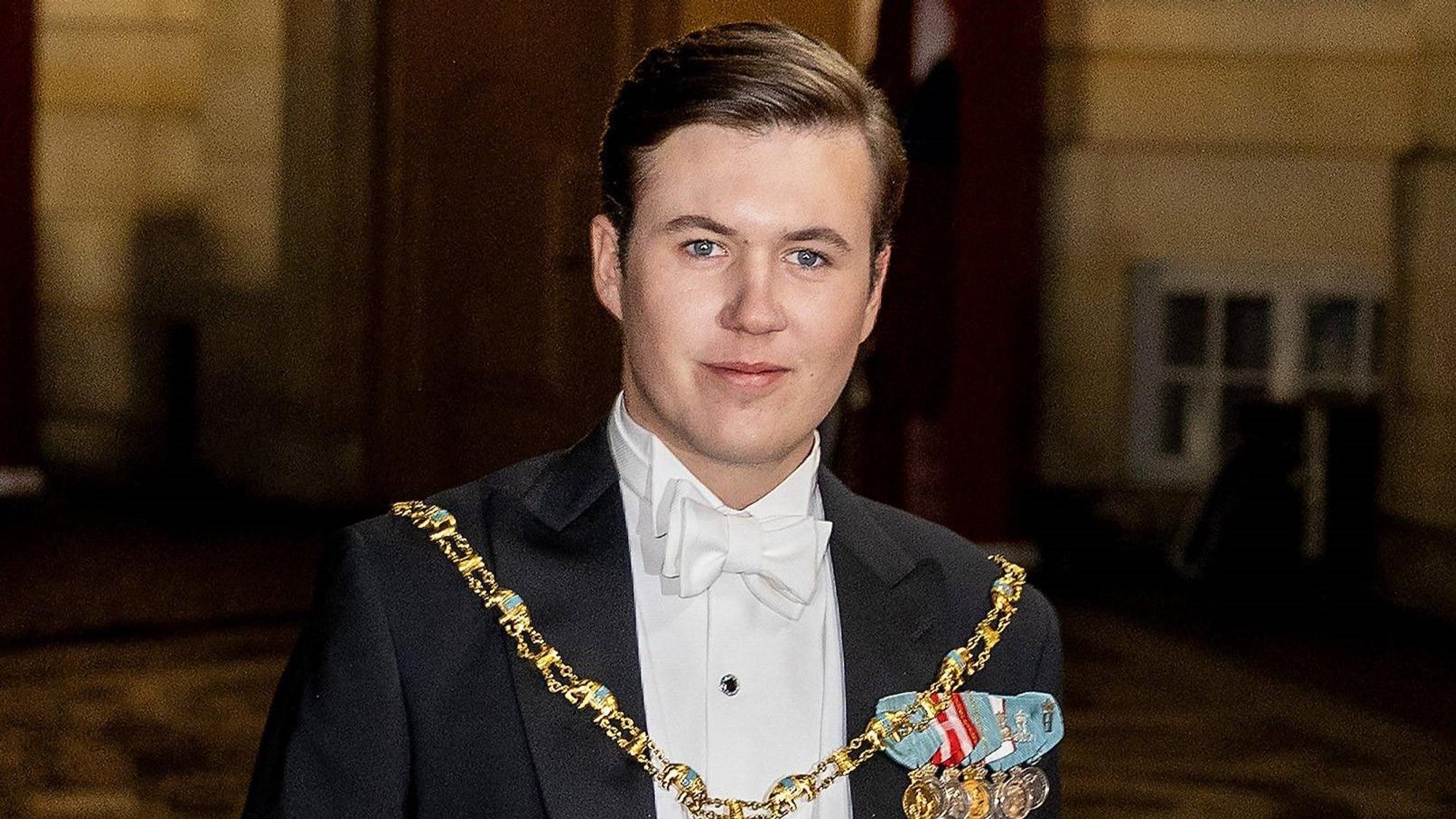Kronprinz Christian posiert.