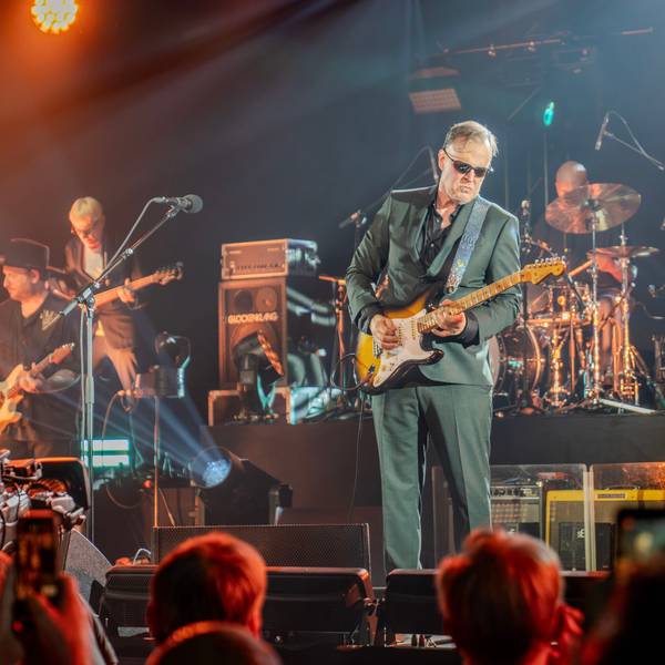 Bluesrock trifft Big-Band-Sound: Gitarrenvirtuose Joe Bonamassa und die WDR Big Band sorgten bei den Leverkusener Jazztagen für eine außergewöhnliche musikalische Begegnung.