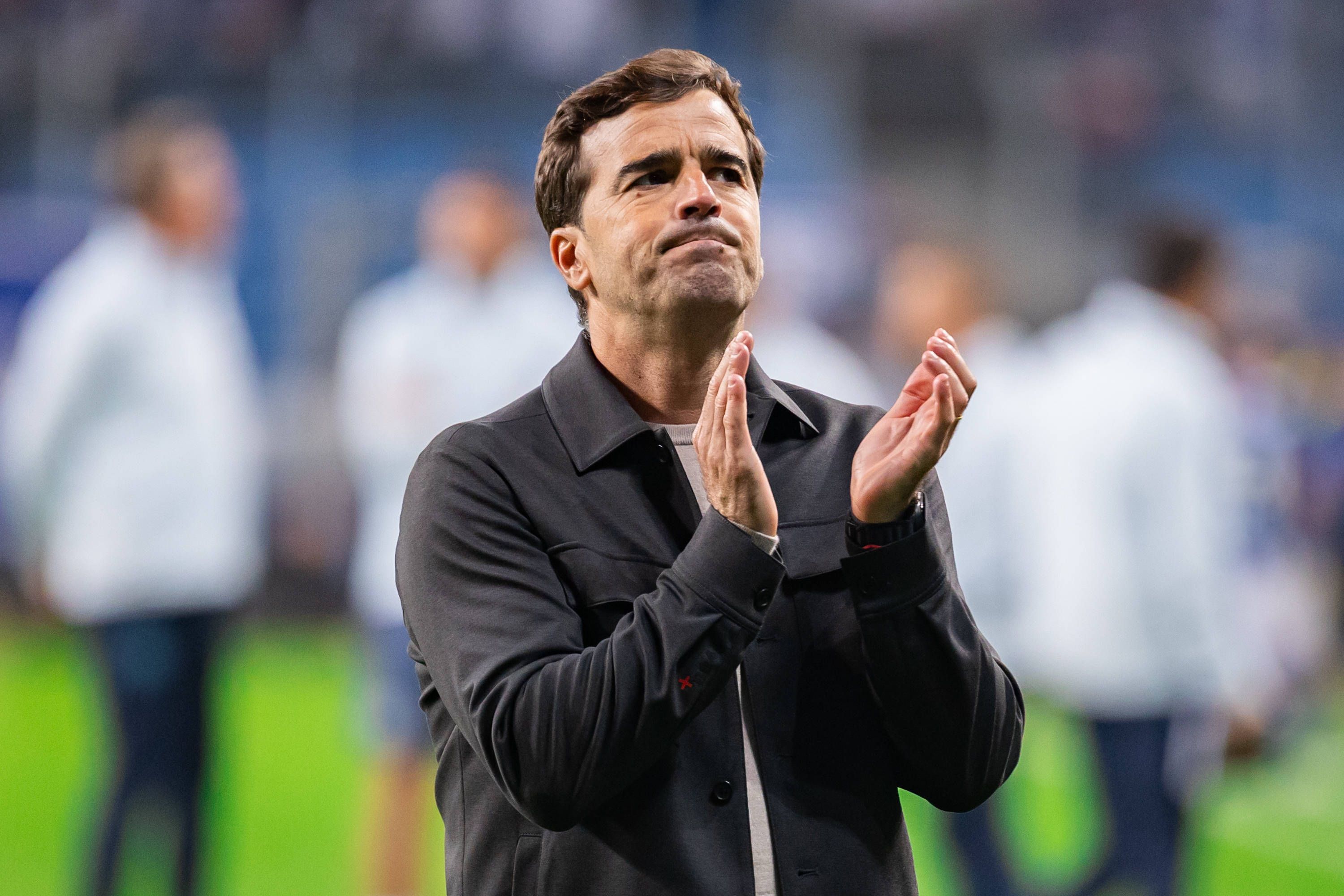 October 15, 2026, Poznan, Poland: Carles Martinez coach of Bayer applauds during the UEFA Europa League match between Lech Poznan and Bayer 04 Leverkusen at Enea Stadium Poznan. Final score Lech Poznan 0:4 Bayer 04 Leverkusen. Poznan Poland - ZUMAs197 20261015_aaa_s197_274 Copyright: xMikolajxBarbanellx