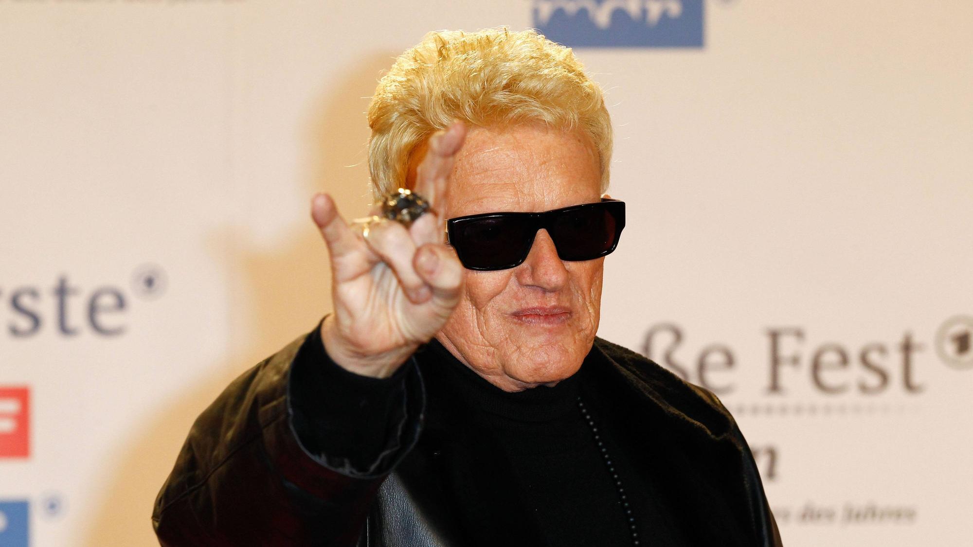 Heino posiert.