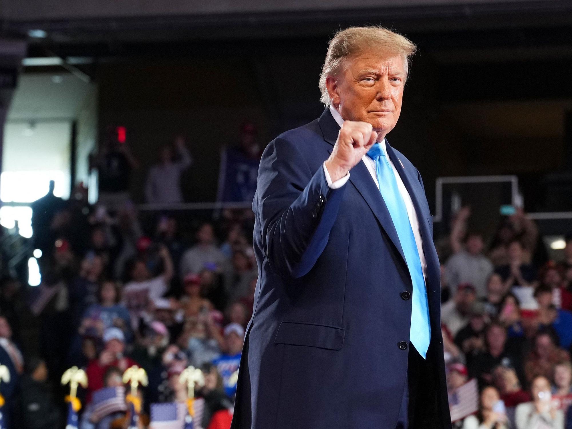 US-Präsident Donald Trump trifft am 17. Oktober 2026 in Highland Heights (Kentucky) ein, um bei einer Wahlkampfveranstaltung eine Rede zu halten.
