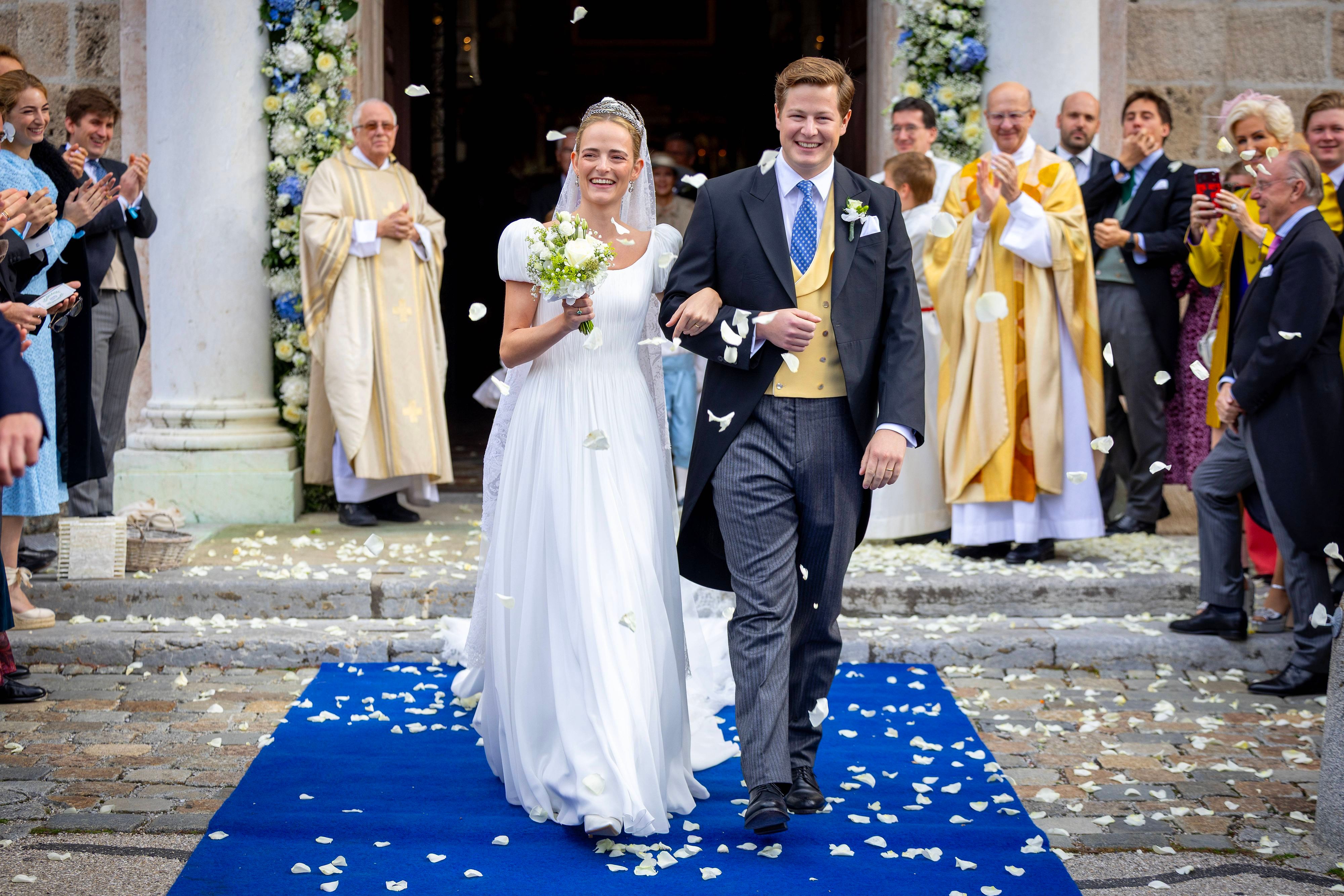 Hochzeit von Herzogin Pauline von Württemberg und Graf Constantin zu Königsegg-Aulendorf in der ehemaligen Klosterkirche St. Quirinus am Tegernsee.