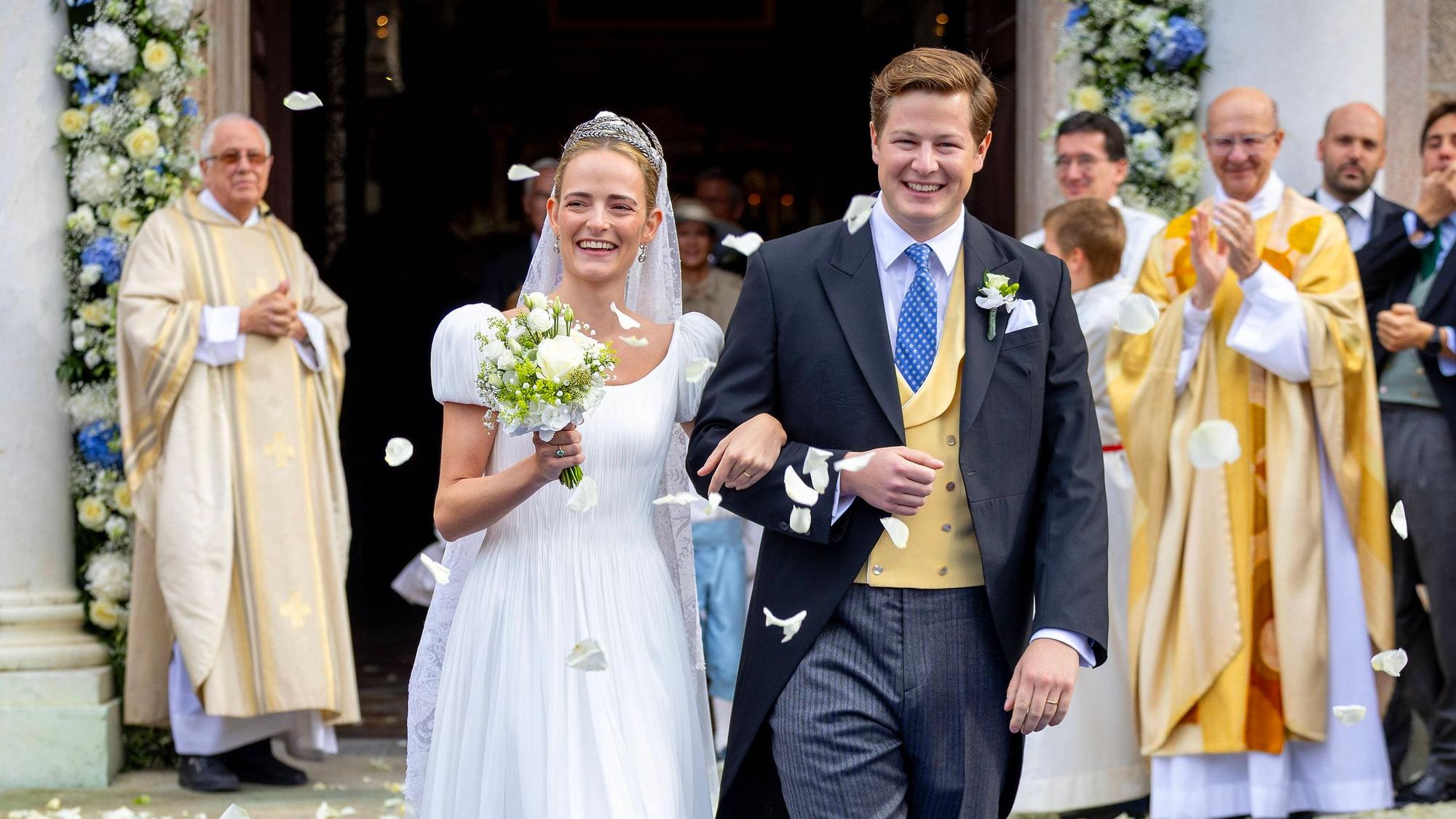 Hochzeit von Herzogin Pauline von Württemberg und Graf Constantin zu Königsegg-Aulendorf in der ehemaligen Klosterkirche St. Quirinus am Tegernsee.