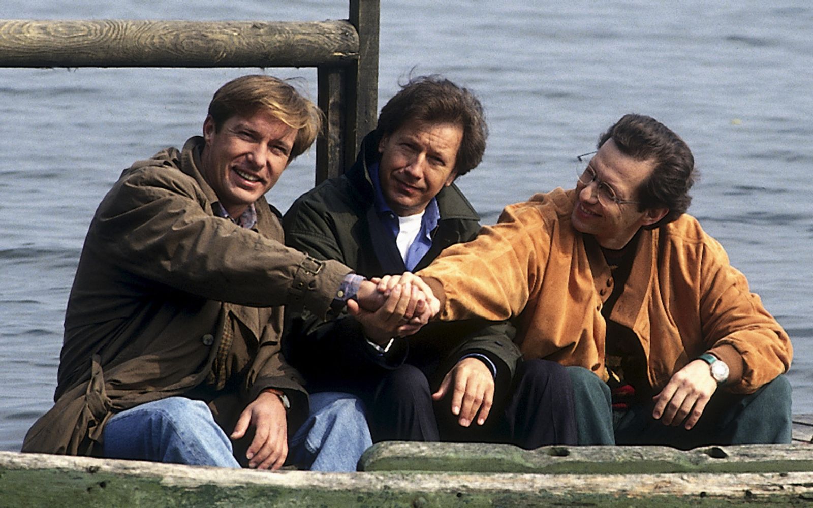 Beliebte Arztserie der 90er-Jahre: Michael Lesch (links), Bernd Herzsprung (Mitte) und Stephan Schwartz waren die „Freunde fürs Leben“.  (Bild: ZDF / Wolfgang Lehmann)