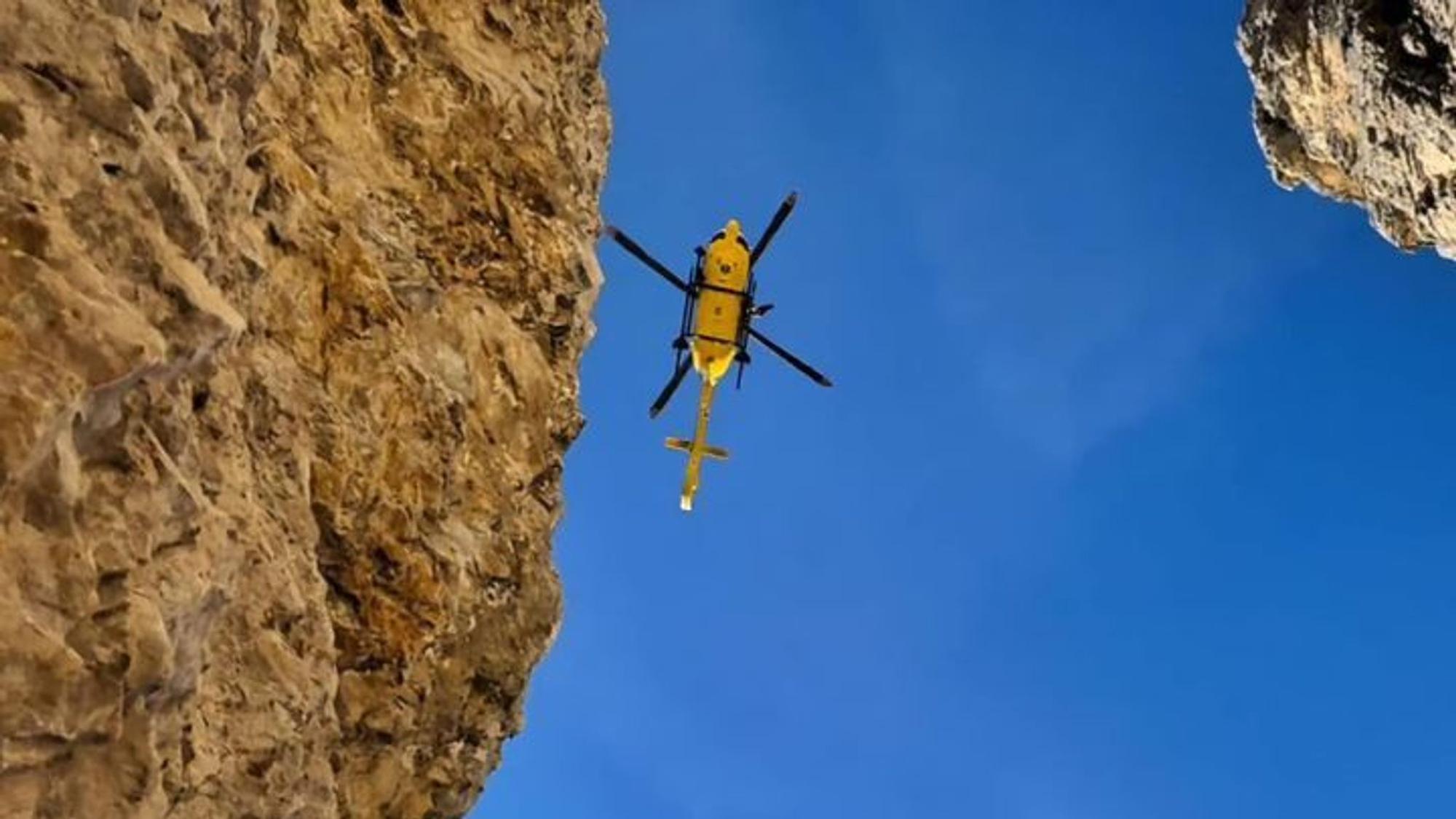 Ein Hubschrauber der Bergwacht.