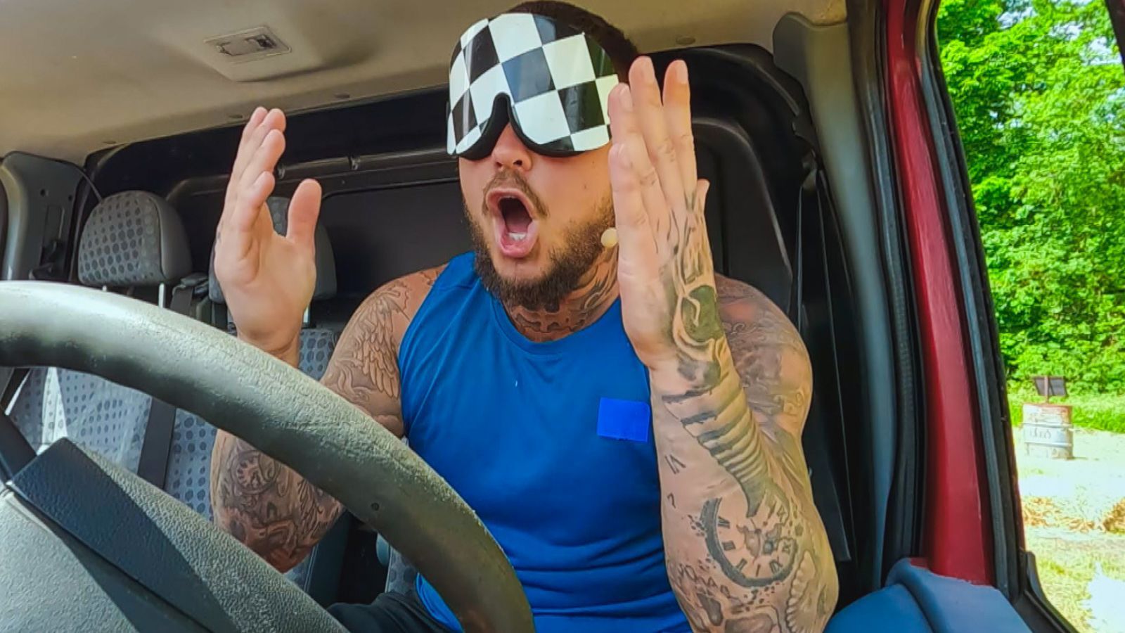 Nico Lega rastet beim Einparkspiel aus.  (Bild: RTL)