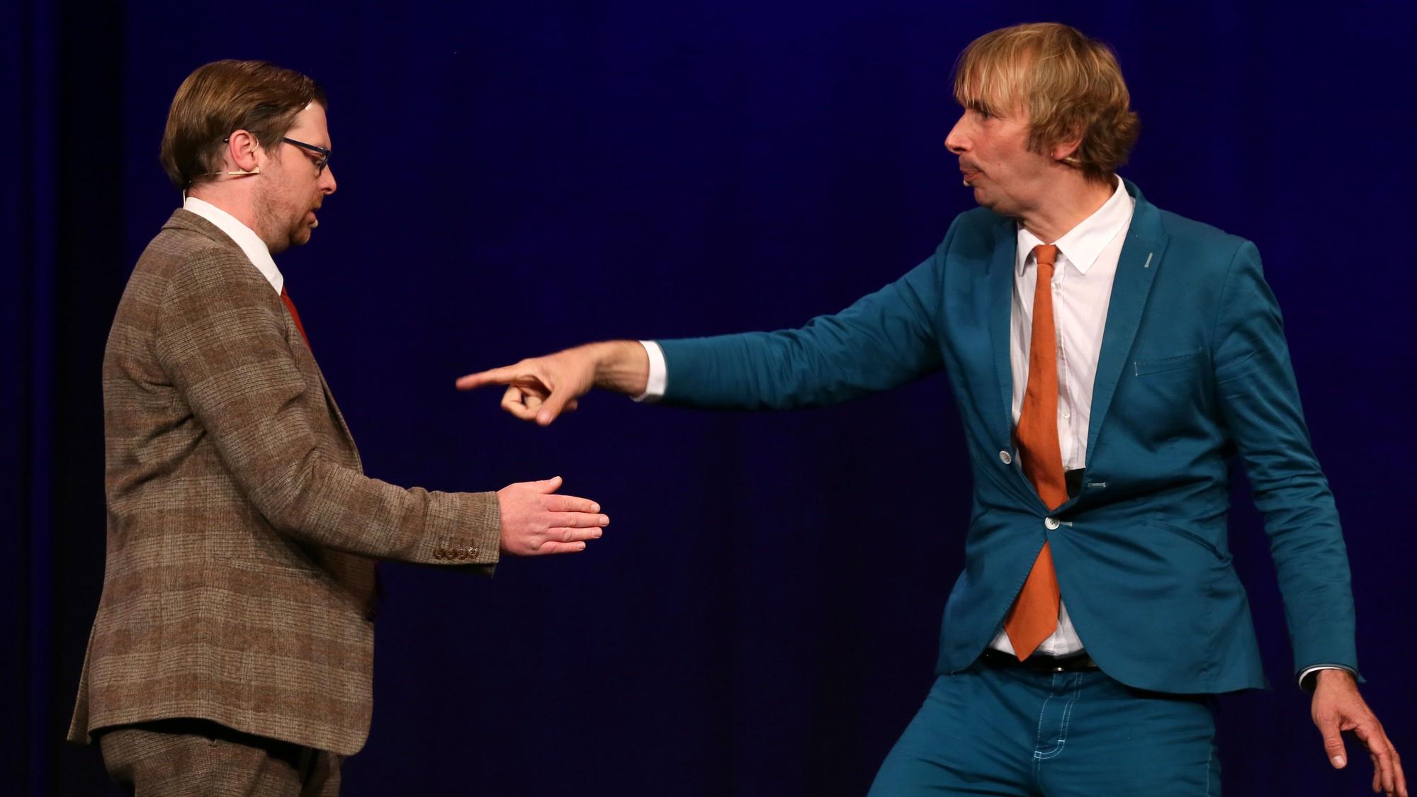 Comedians Sven Hussock und Arthur Senkrecht bei einem Auftritt beim Comedy-Festival. (Archivbild)
