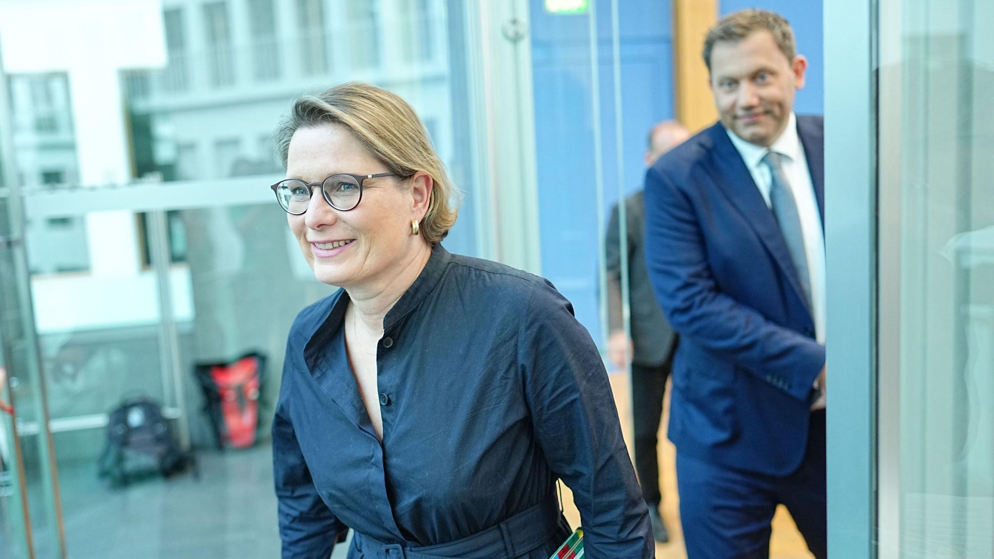 Haben Eckpunkte für ein Gesetz zu einer Elementarschadenversicherung erarbeitet: Justizministerin Stefanie Hubig und Finanzminister Lars Klingbeil (beide SPD).