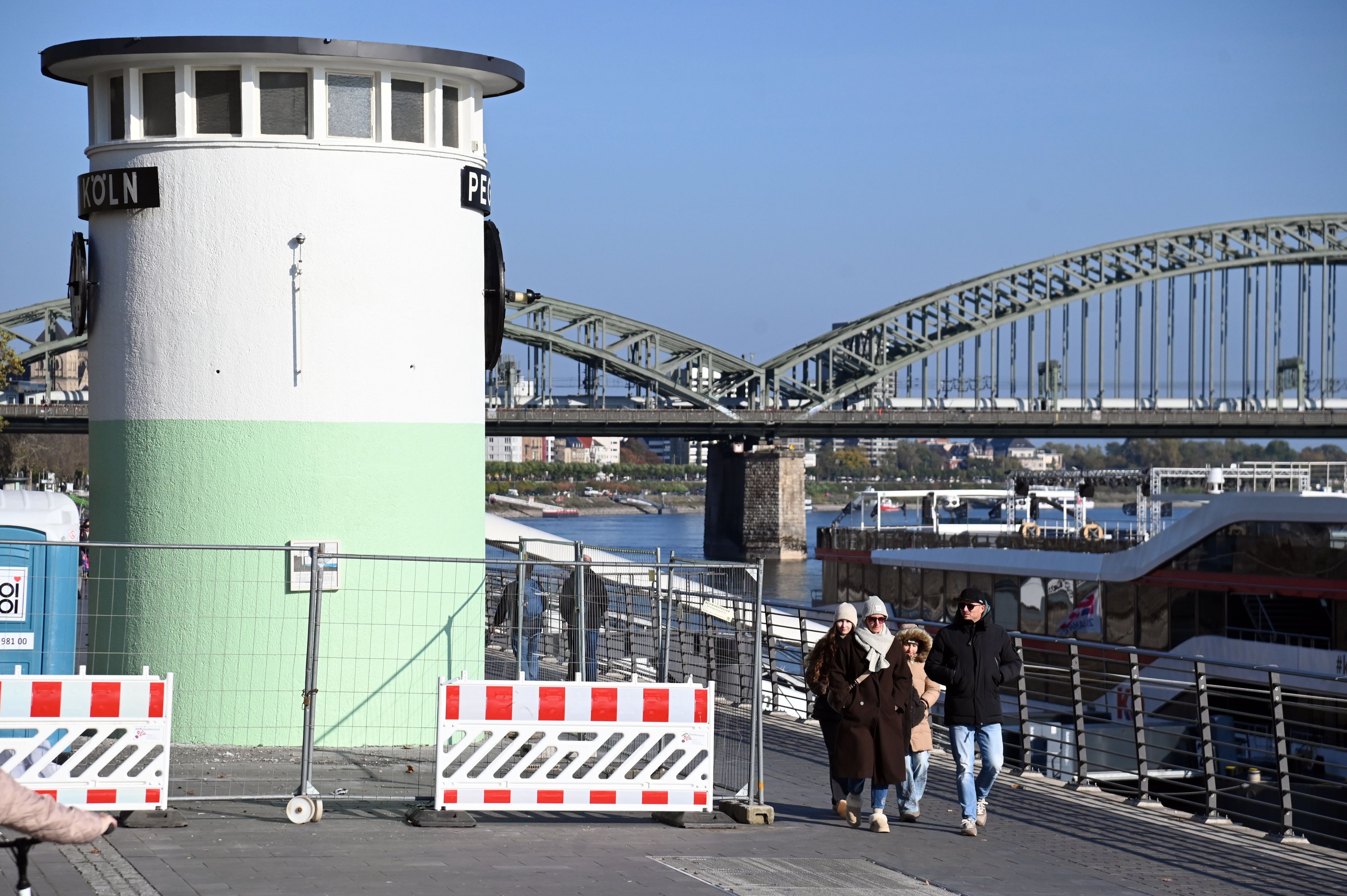 Der Turm des Kölner Pegel war zwei Monate eingerüstet.