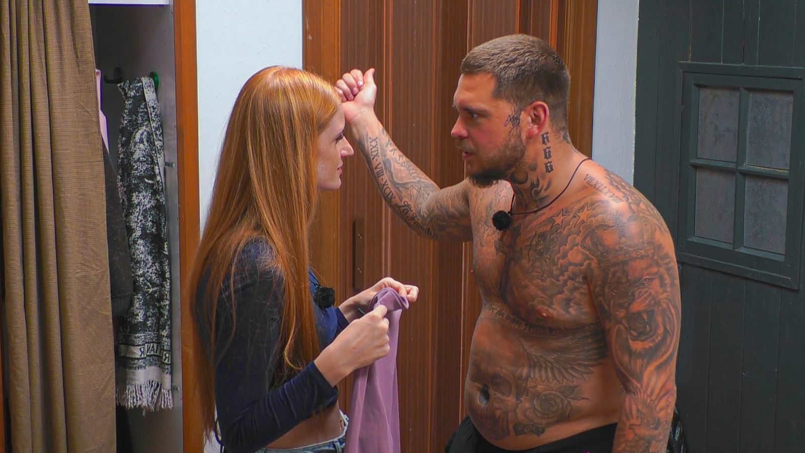 Nico (links) macht Laura mal wieder zur Schnecke.  (Bild: RTL)