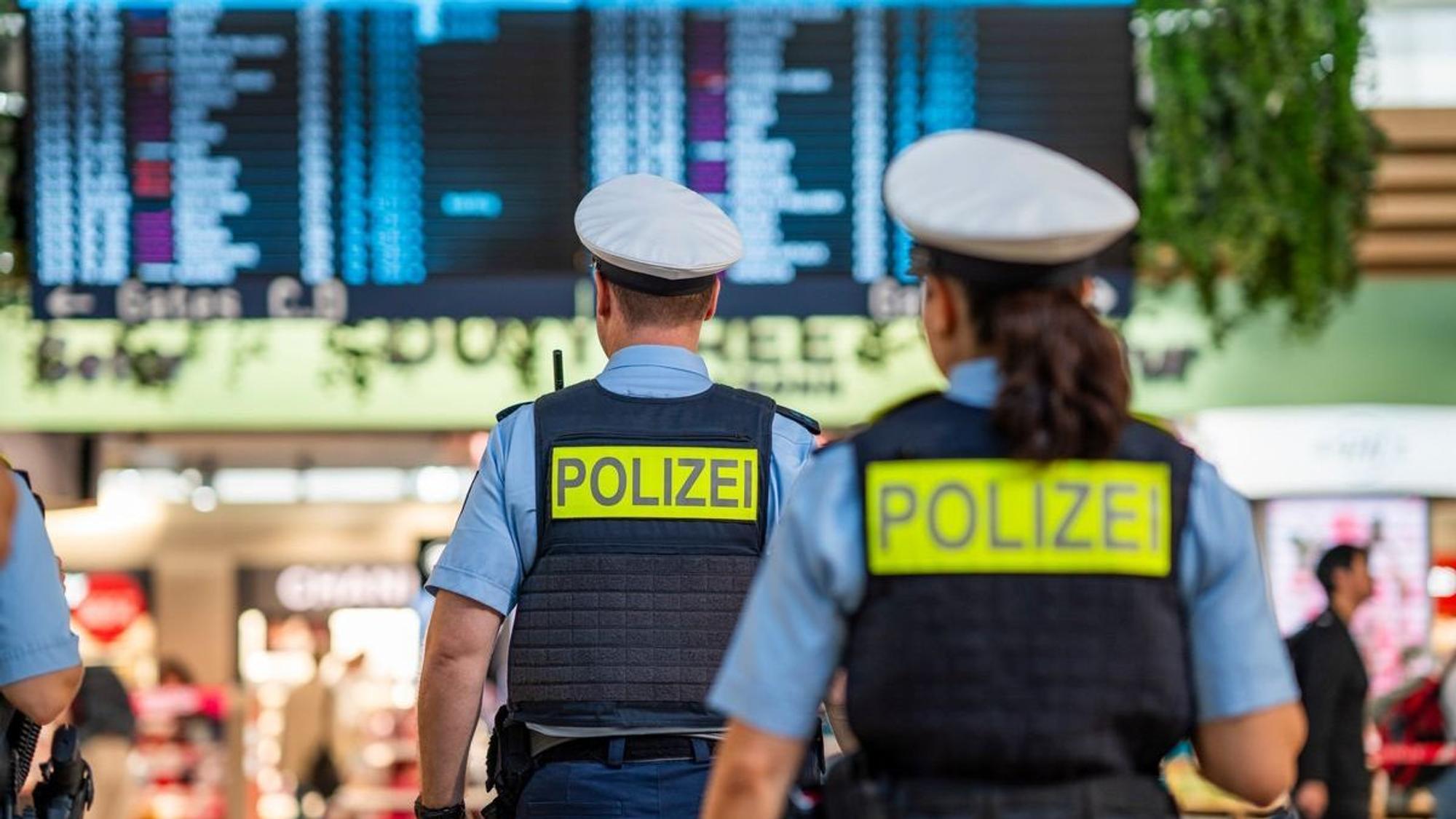 Kofferdiebstahl am Flughafen Köln/Bonn: Bundespolizei stellt Tatverdächtigen.