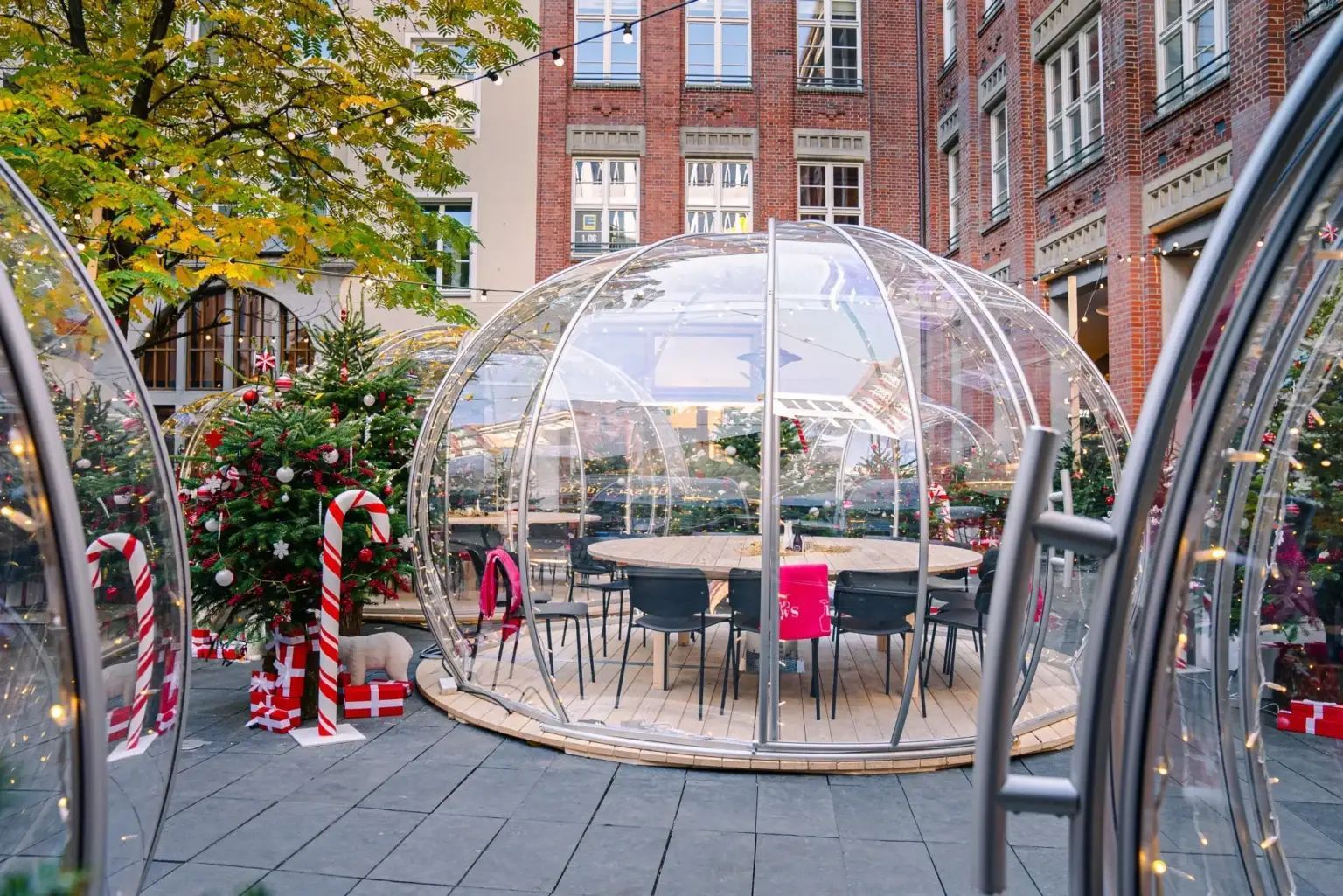 Die Iglus für die Winterwelt des Restaurants 60 seconds to Napoli in München. (Symbolbild)