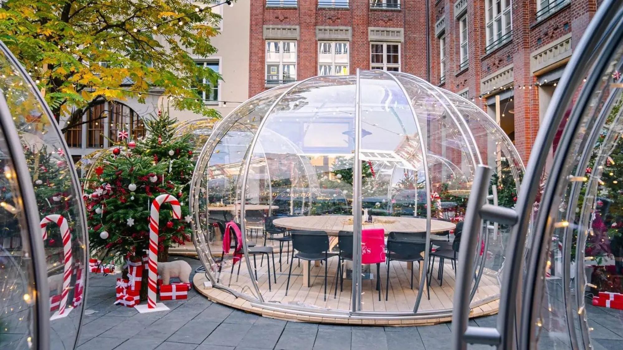 Die Iglus für die Winterwelt des Restaurants 60 seconds to Napoli in München. (Symbolbild)