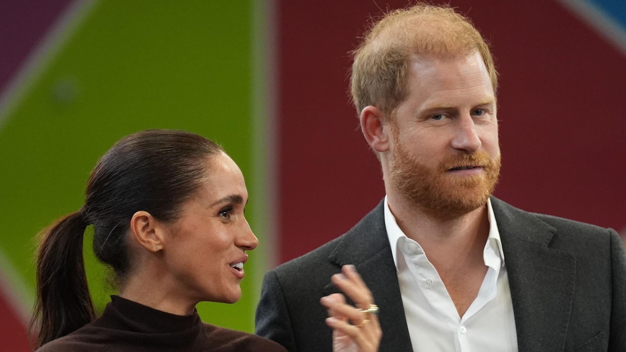 Prinz Harry und seine Frau Herzogin Meghan bei einem Besuch bei Epic Partners in Nottingham.