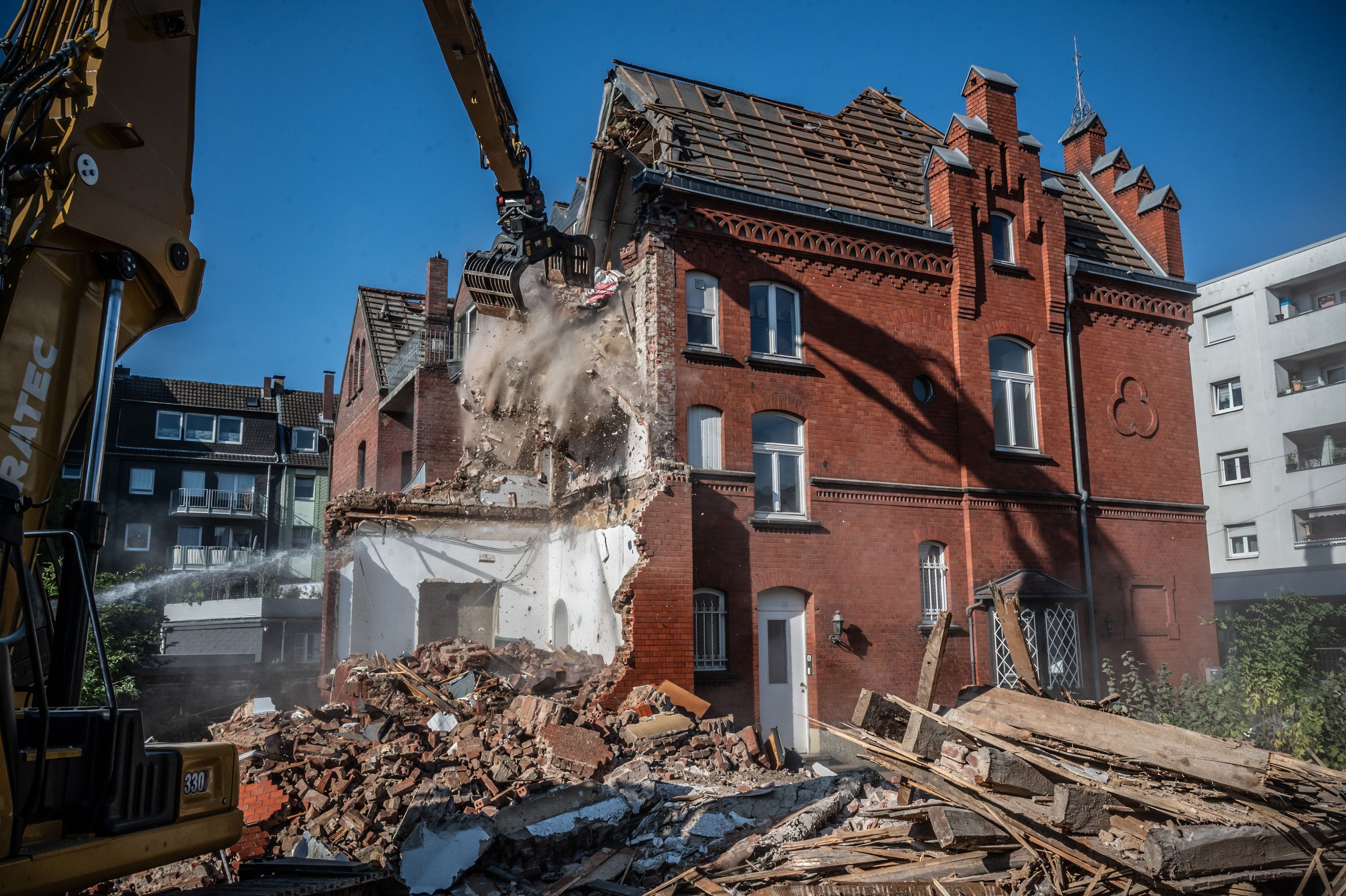 Die Gründerzeitvilla in der Schillerstraße wird abgebrochen. Der GBO (Gemeinnützige Bauverein Opladen) plant einen Neubau.