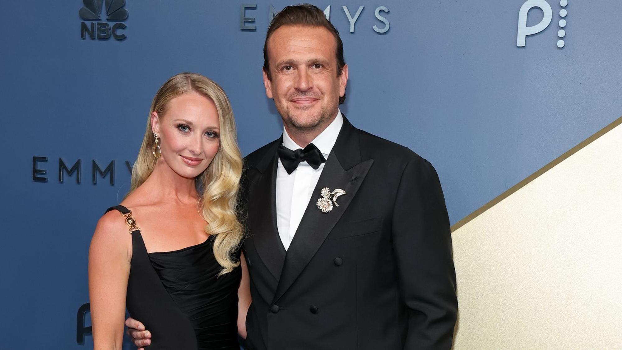 Tänzerin Kayla Radomski und Schauspieler Jason Segel haben geheiratet. (Bild: 2026 Getty Images/Amy Sussman)