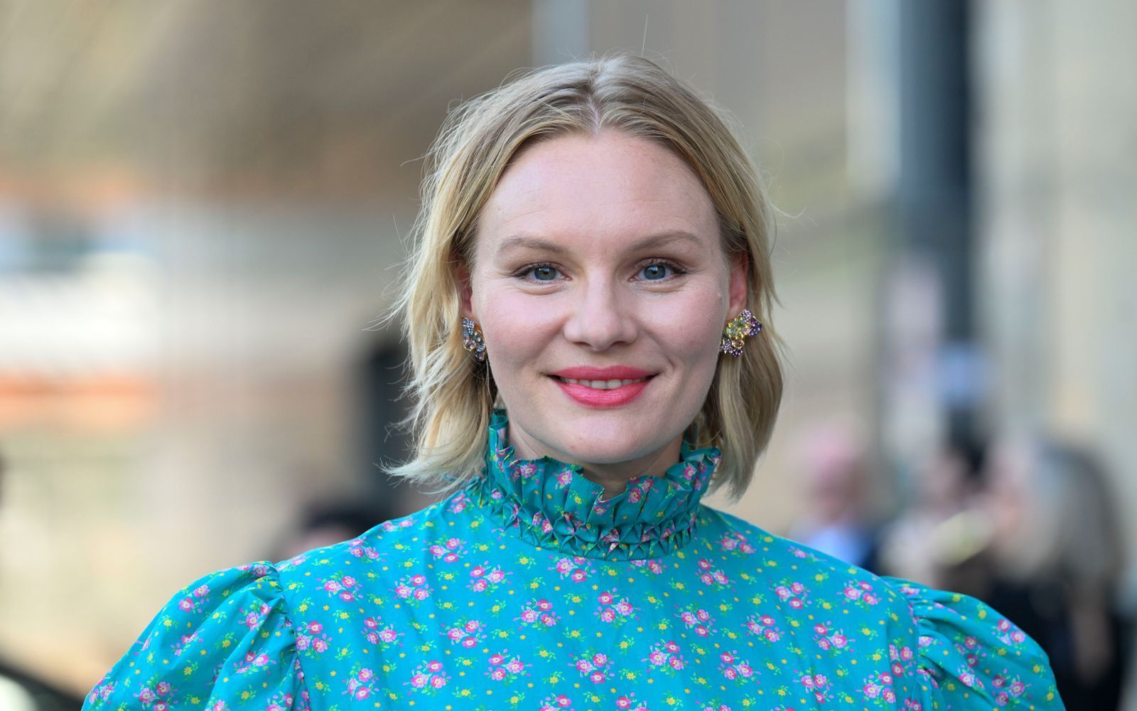 Rosalie Thomass feierte einen ihrer ersten großen Erfolge als Schauspielerin mit 17 Jahren im vielfach preisgekrönten „Polizeiruf 110: Er sollte tot“ von Regisseur Dominik Graf.  (Bild: 2025 Getty Images/Hannes Magerstaedt)