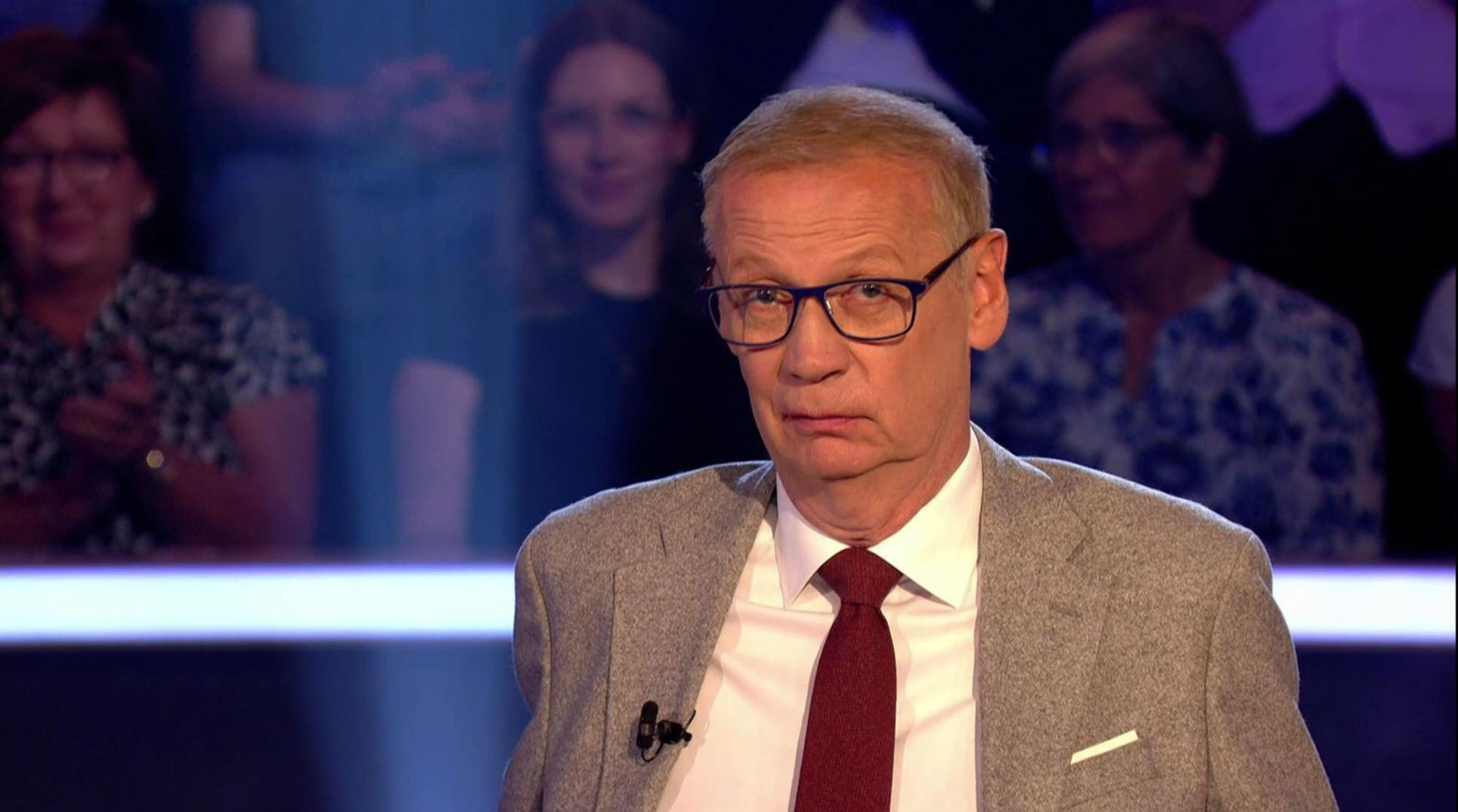 Günther Jauch zeigte sich bei „Wer wird Millionär?“ (RTL) sarkastisch-kritisch gegenüber dem türkischen Strafrecht. (Bild: RTL)