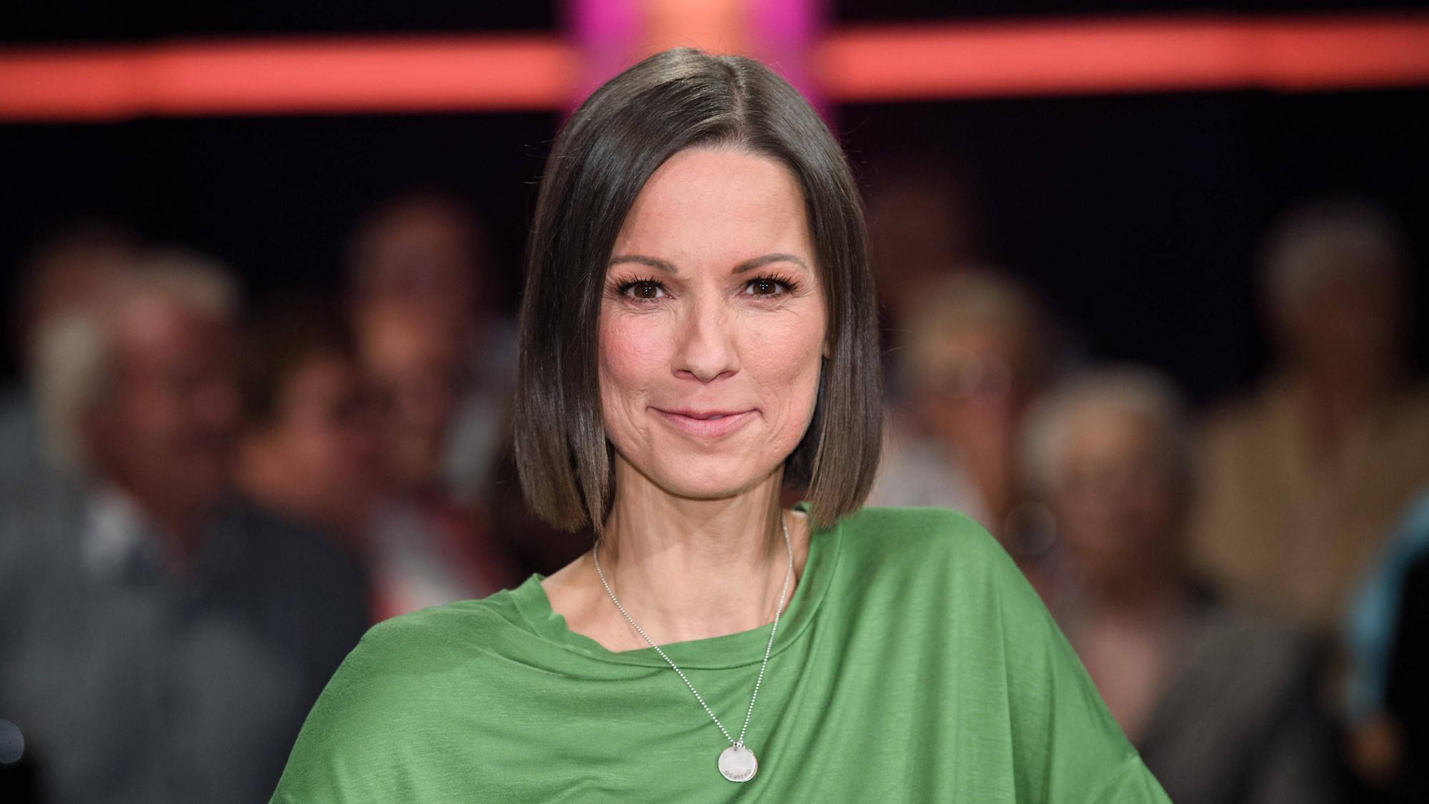Christina Stürmer anläßlich der Aufzeichnung der MDR - Talkshow Riverboat.