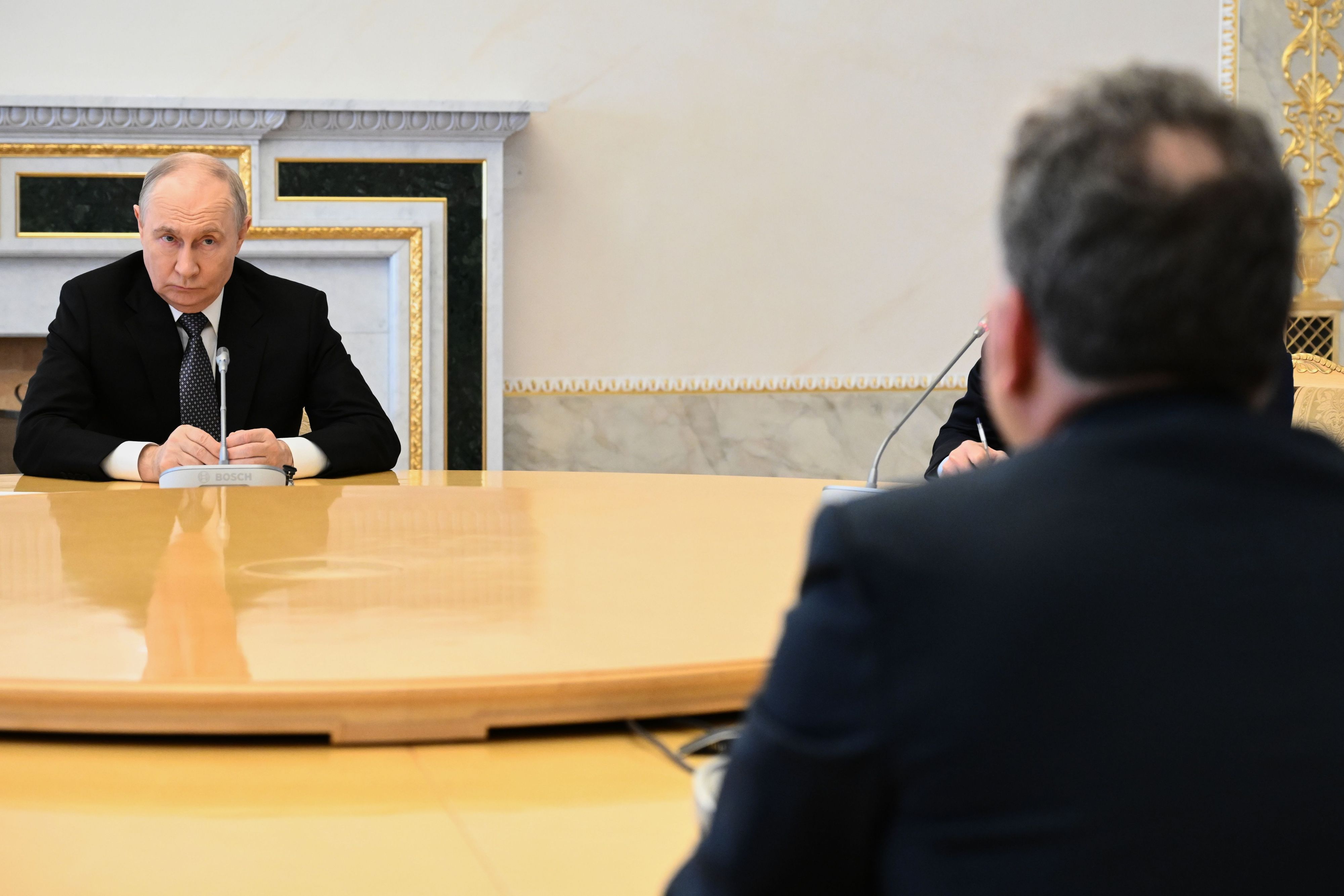 Kremlchef Wladimir Putin im Gespräch mit Steve Witkoff.