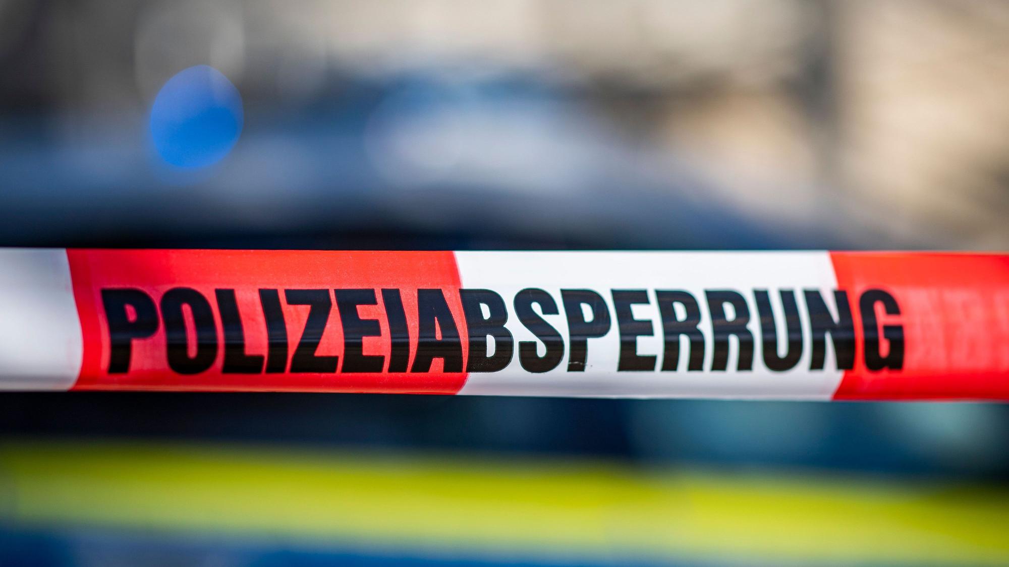 Ein Absperrband der Polizei.