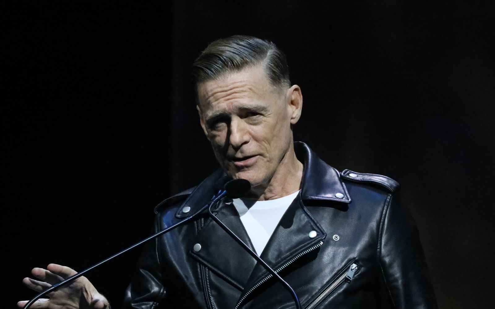 Der kanadische Sänger Bryan Adams (Bild) scheint wenig von Friedrich Merz zu halten. (Bild: 2022 Getty Images/Jeremy Chan)