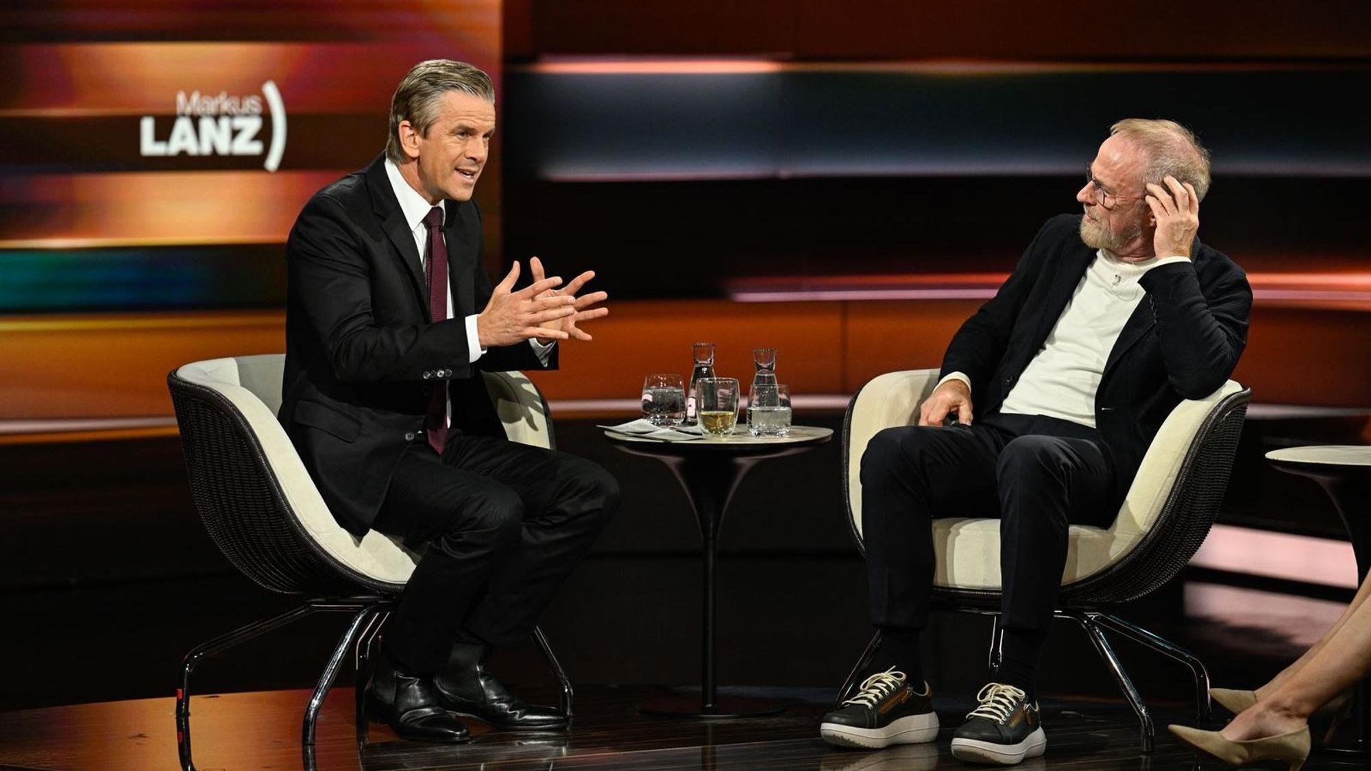 ZDF-Moderator Markus Lanz (links) reagierte im Gespräch mit KI-Forscher Hans Uszkoreit überrascht. (Bild: ZDF / Markus Hertrich)