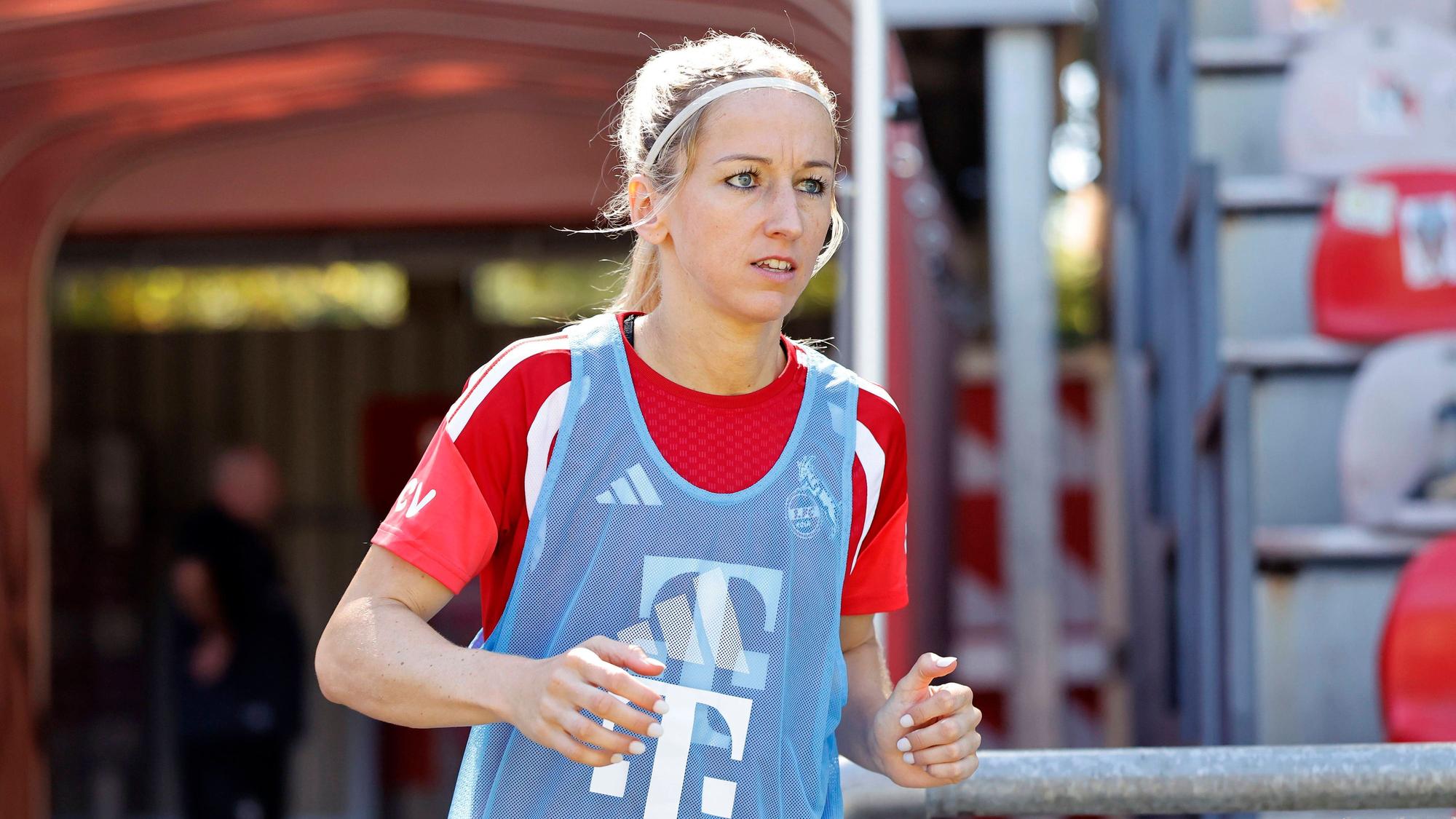 Fußballspielerin Kathrin Kathy Hendrich Abwehr beim Testspiel zwischen der 1. Frauen-Mannschaft des 1. FC Köln und dem FC Twente Enschede NED im Franz-Kremer-Stadion. Endstand 5:1 Köln, 08.08.2026 NRW Deutschland *** Soccer player Kathrin Kathy Hendrich, defender, during the friendly match between the 1. FC Köln Women s Team and FC Twente Enschede NED at Franz Kremer Stadium. Final score: 51 for Köln, August 8, 2026, North Rhine-Westphalia, Germany Copyright: xChristophxHardtx