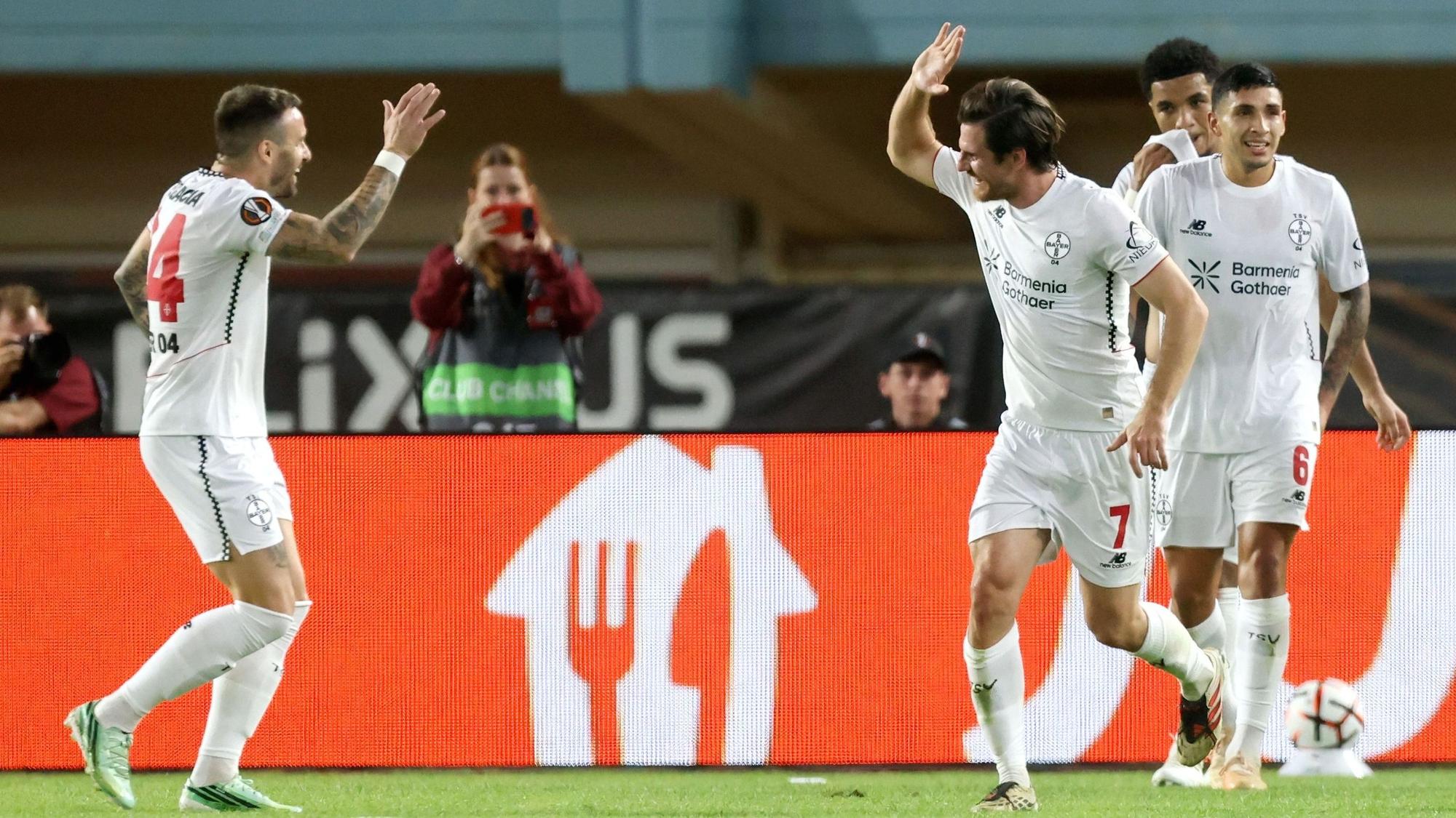 21.10.2026, Griechenland, Kreta: Fußball, Männer: Europa League, Vorrunde, 3. Spieltag, OFI Kreta - Bayer Leverkusen. Spieler von Leverkusen jubeln über ein Tor. Foto: Uncredited/InTime Sports/AP/dpa +++ dpa-Bildfunk +++