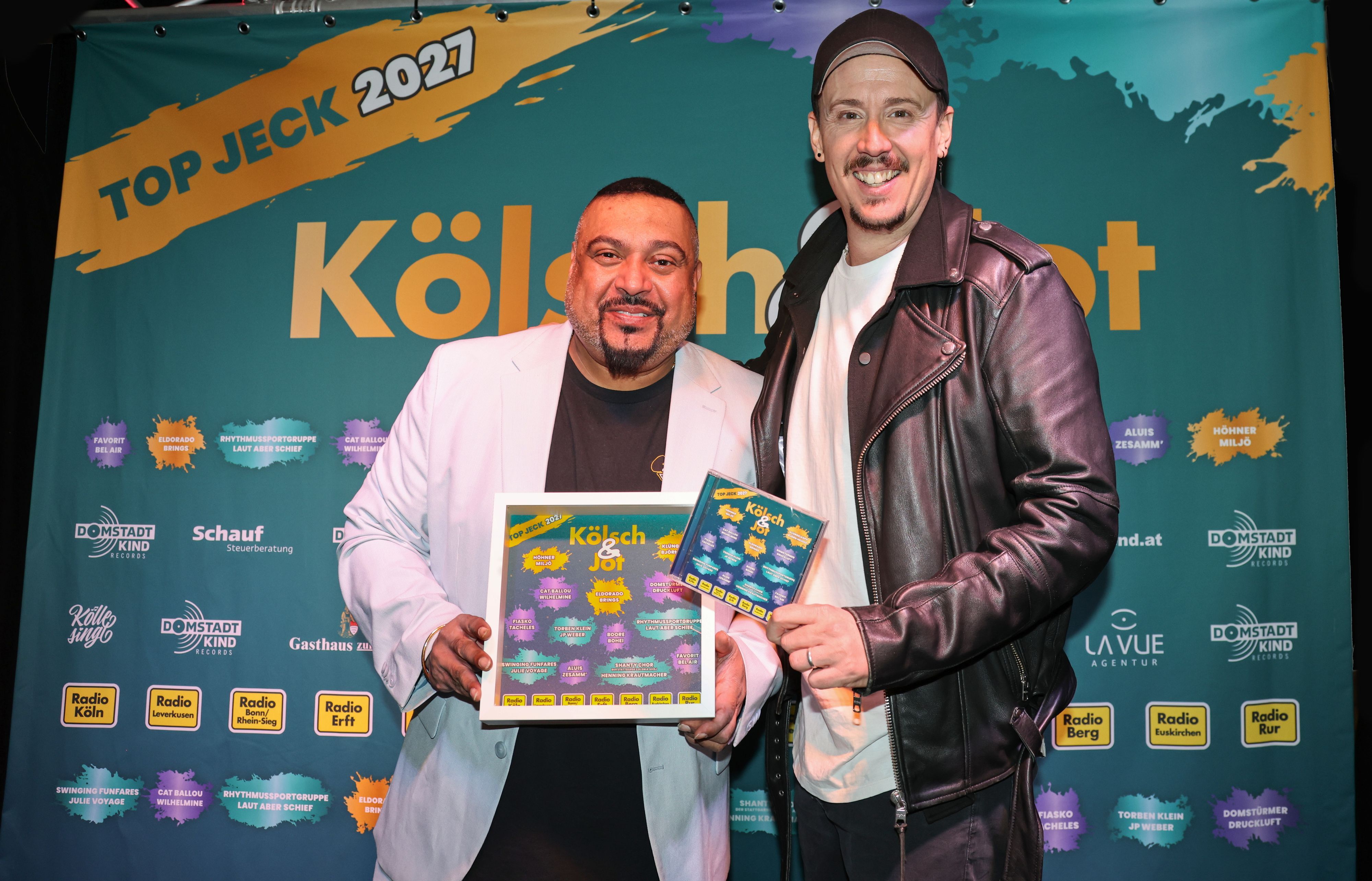 Elvis Katticaren und Manuel Sauer präsentieren den Sampler „Kölsch & Jot – Top Jeck 2027“.