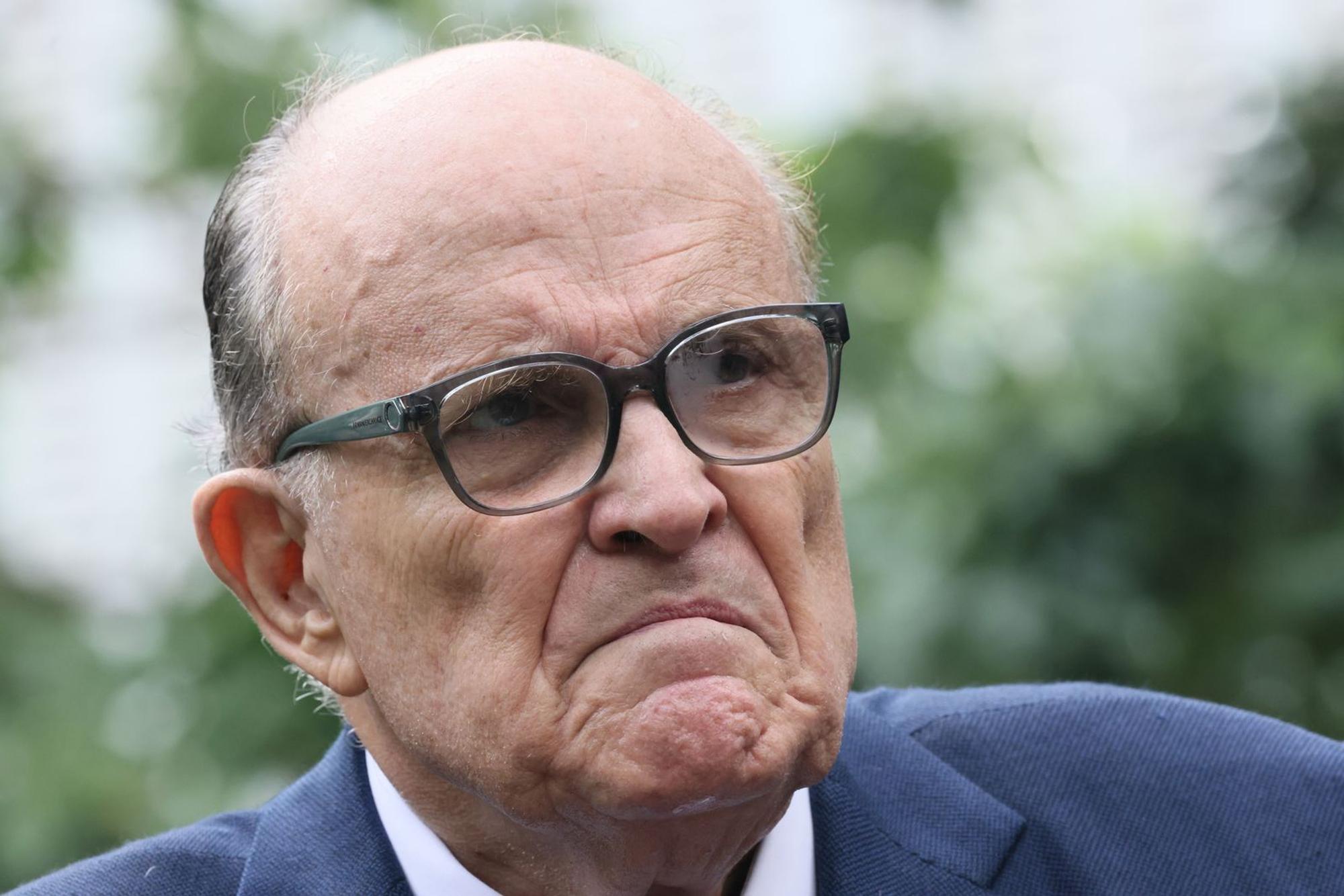 Rudy Giuliani tappte vor Sacha Baron Cohens Kamera in eine Art satirischer Honigfalle. (Bild: 2023 Getty Images/Michael M. Santiago)