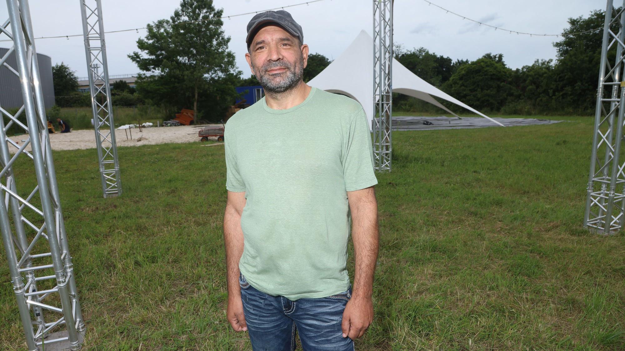 Yediyar Isik betreibt den neuen Weihnachtsmarkt auf dem ehemaligen 4711-Gelände.