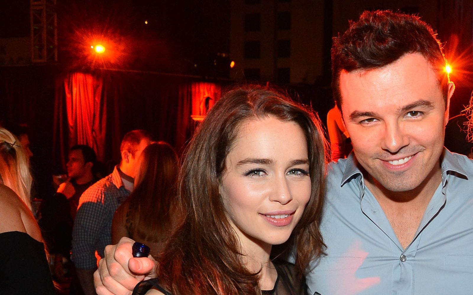 Im Jahr 2012 wurde bekannt, dass Schauspielerin Emilia Clarke mit dem Schöpfer der Zeichentrickserie „Family Guy“ Seth MacFarlane liiert war. (Bild: 2012 Getty Images/Frazer Harrison)