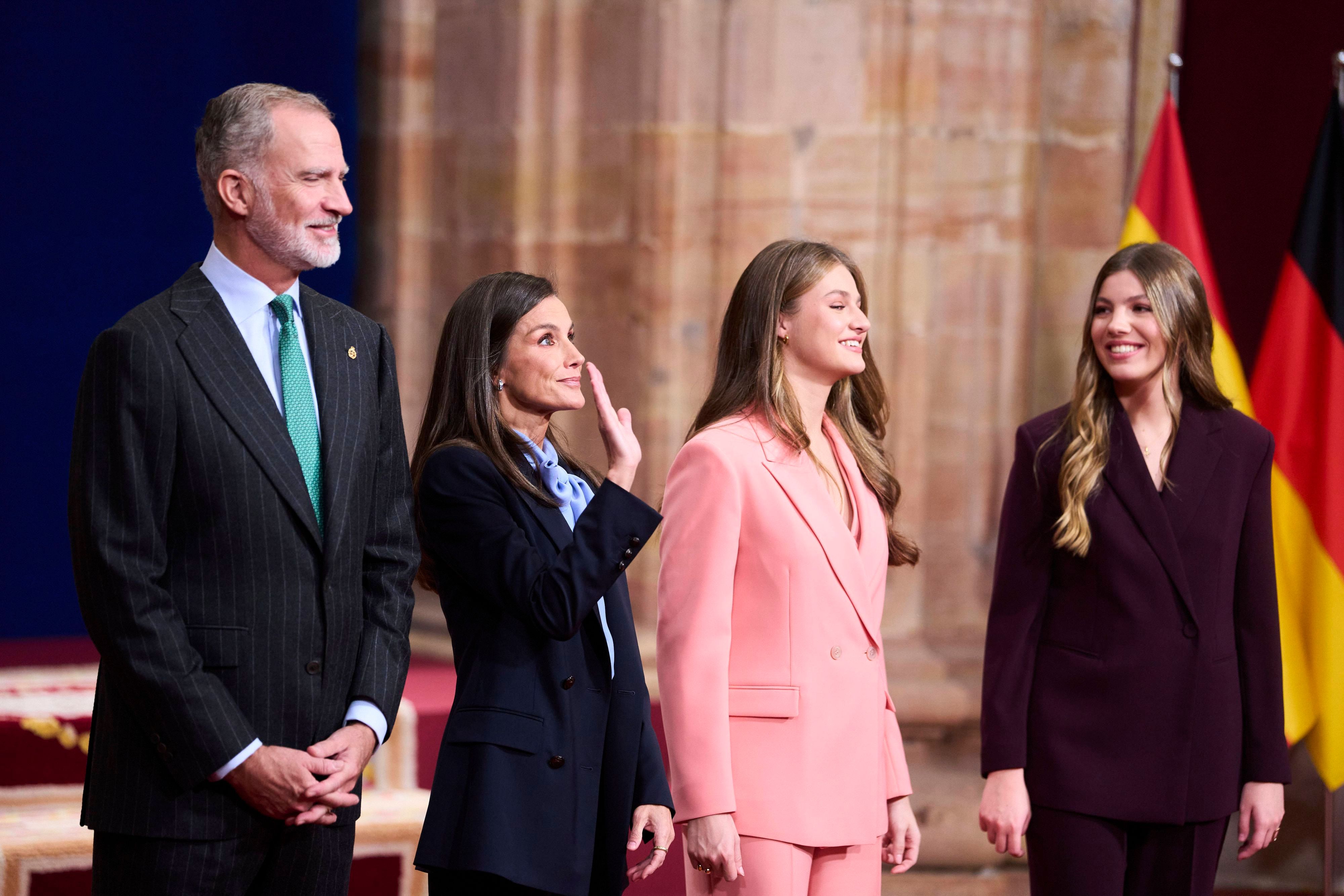 23-10-2026 Awards Princess Leonor and Princess Sofia and Queen Letizia and King Felipe during a royal audience with laureates of the 2026 Princess of Asturias Awards at La Reconquista Hotel in Oviedo. No Spain PUBLICATIONxINxGERxSUIxAUTxONLY Copyright: xPPEx