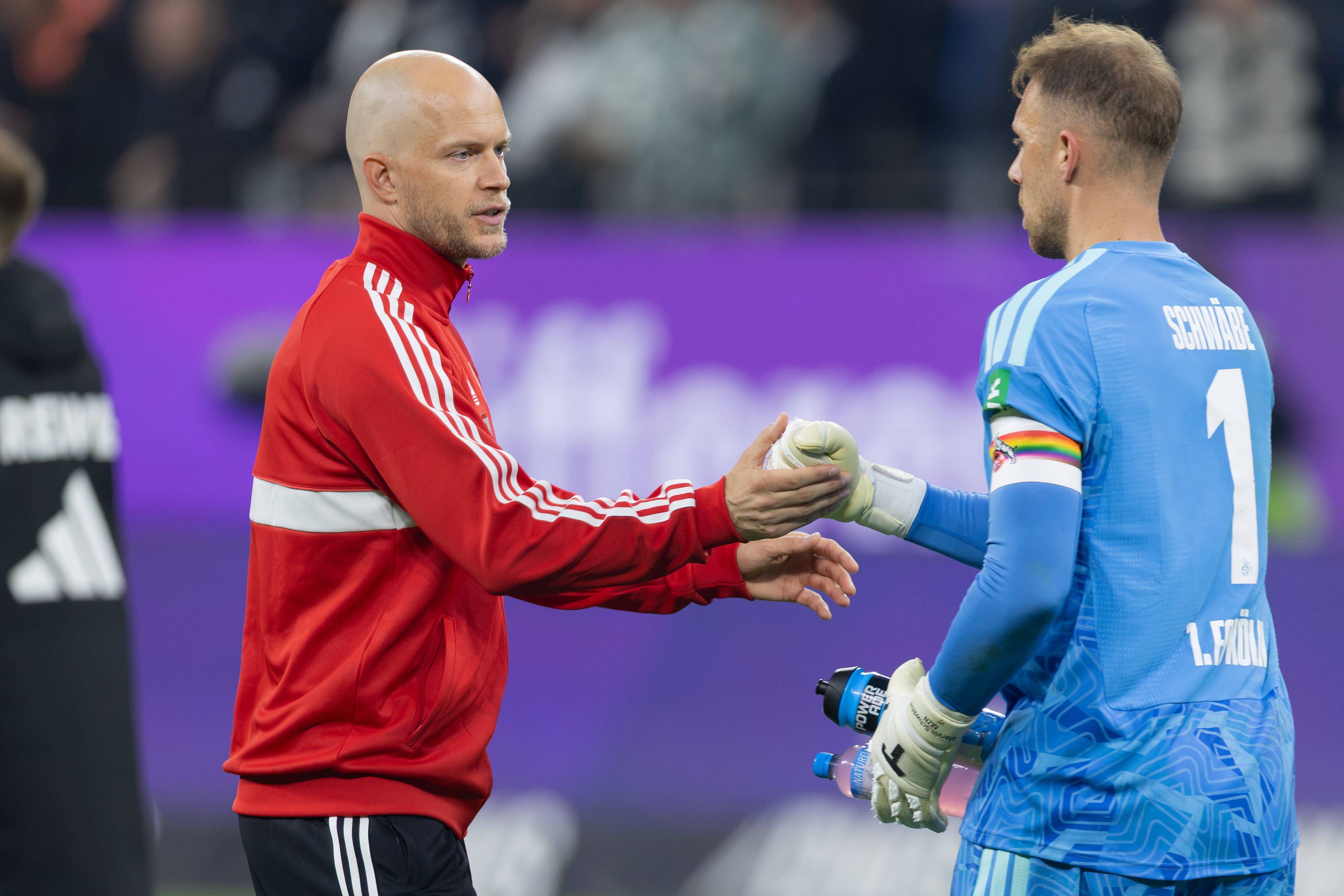 Eintracht Frankfurt - 1. FC Köln, 1. FBL Trainer Rene Wagner Koeln, Torwart Marvin Schwäbe / Schwaebe Koeln, 1. Bundesligaspiel zwischen Eintracht Frankfurt und dem 1. FC Köln am 16. Oktober 2026 im Deutsche Bank Park in Frankfurt am Main., Frankfurt am Main Hessen Deutschland Deutsche Bank Park *** Eintracht Frankfurt vs. 1. FC Köln, 1. FBL Coach Rene Wagner Cologne, Goalie Marvin Schwäbe Cologne, 1 Bundesliga match between Eintracht Frankfurt and 1. FC Köln on October 16, 2026, at Deutsche Bank Park in Frankfurt am Main, Frankfurt am Main, Hesse, Germany, Deutsche Bank Park