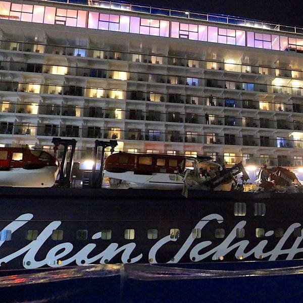Blick auf die „Mein Schiff 3“ nach der Kollision. Das Kreuzfahrtschiff ist mit einem Containerschiff zusammengestoßen.