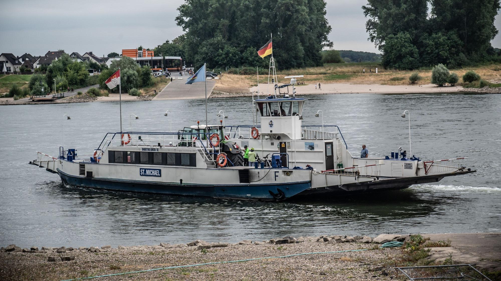 Der Rhein-Pegel ist wieder gestiegen, die St. Michael kann wieder fahren.