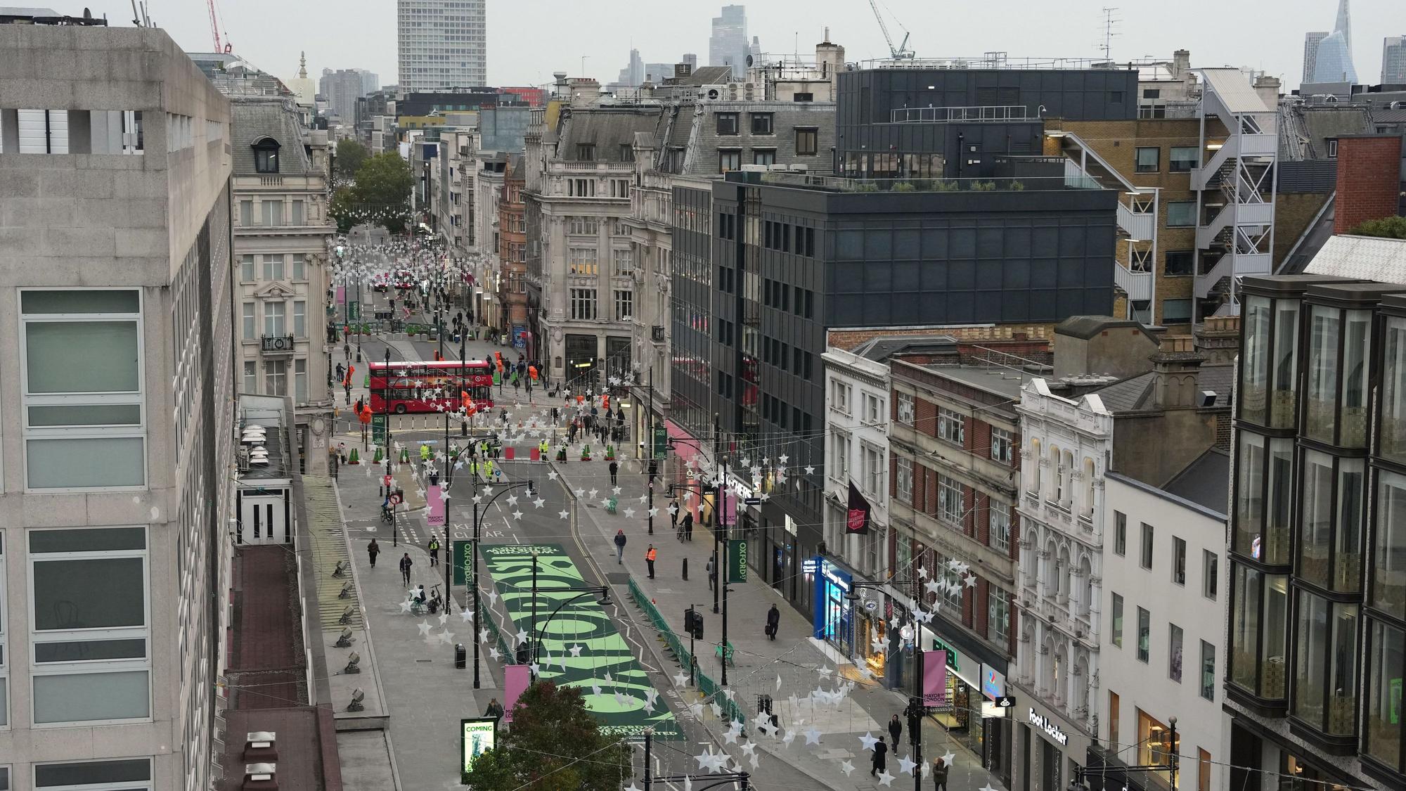 Der Abschnitt der Oxford Street zwischen der Orchard Street und der Great Portland Street ist seit dem 26.10.2026 für private Kraftfahrzeuge, Busse, Taxis, Mietwagen, Fahrräder, Roller und Fahrradrikschas gesperrt.
