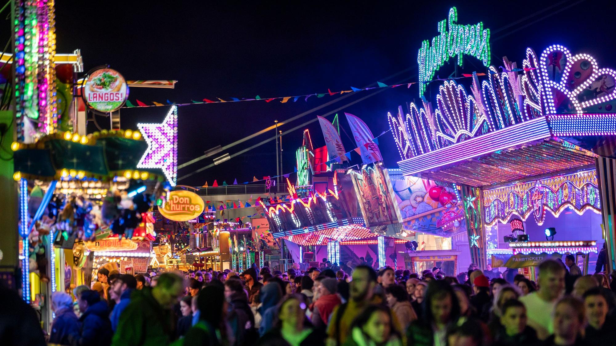 Die Herbstkirmes an der Deutzer Werft.