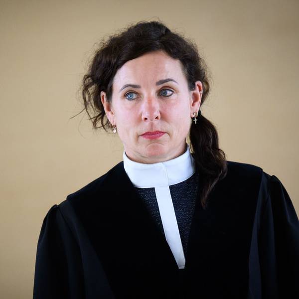 Verfassungsrichterin Julia Barbara Finck (besser bekannt als Schriftstellerin Juli Zeh)