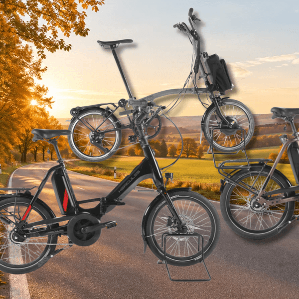 Ein Mann der mit seinem Fahrrad in der Bahn fährt.