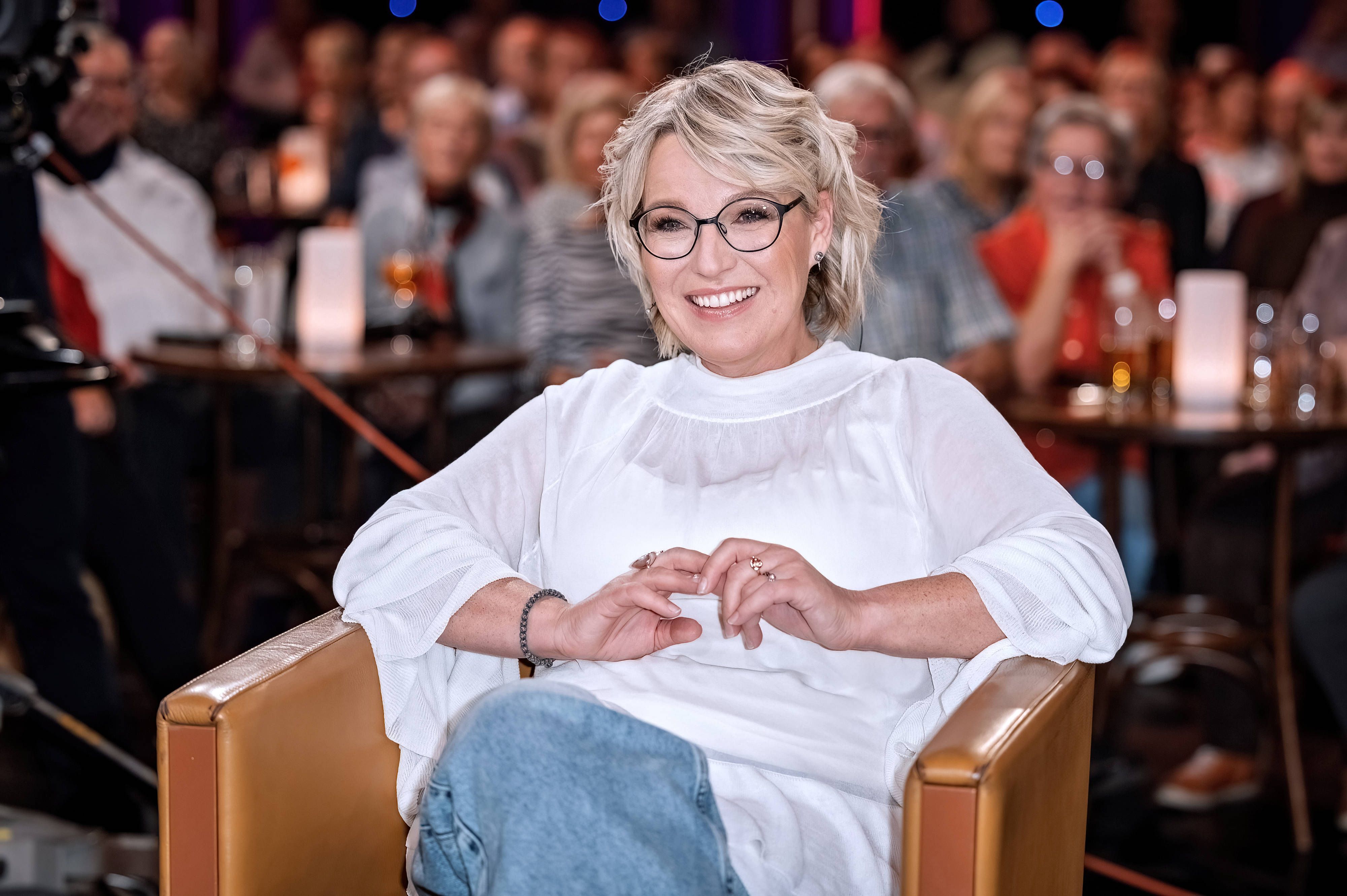 Moderatorin Andrea Ballschuh anläßlich der Aufzeichnung der MDR - Talkshow Riverboat.