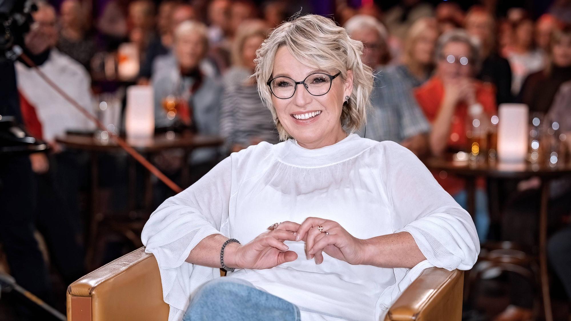 Moderatorin Andrea Ballschuh anläßlich der Aufzeichnung der MDR - Talkshow Riverboat.