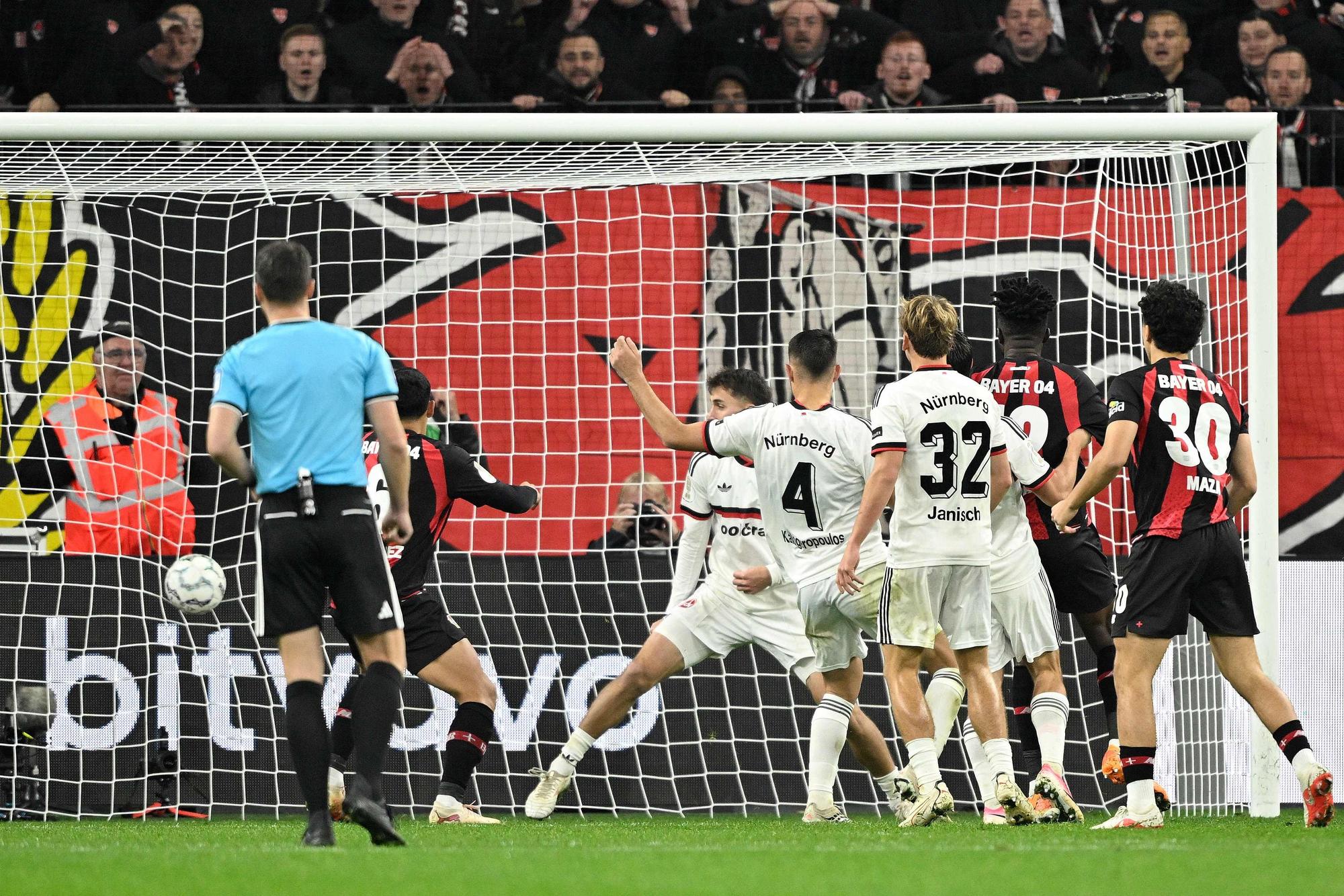 Tor für Bayer Leverkusen im DFB-Pokal gegen Nürnberg.