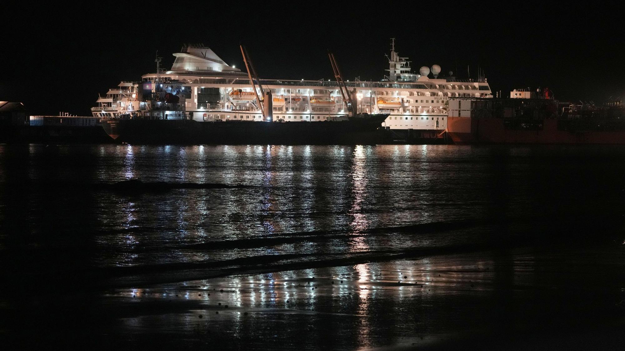 Das US-Kreuzfahrtschiff MV Odyssey liegt im autonomen Hafen von Sihanoukville.