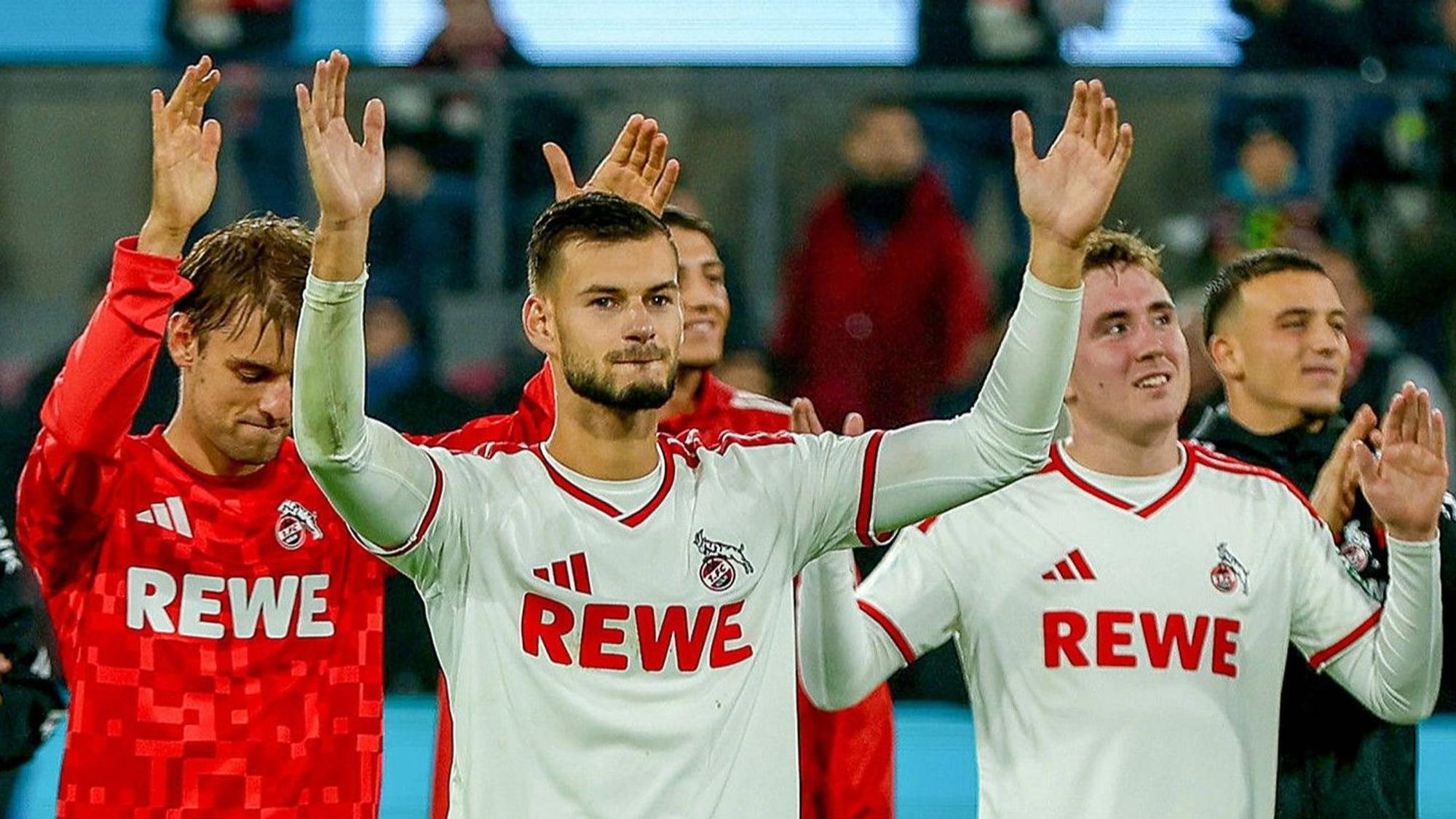22.08.2026, xsscx, Fußball, DFB-Pokal 2. Runde, 1. FC Köln - 1. FC Union Berlin, RheinEnergie-STADION, Saison 2026 / 2027: Die Mannschaft des 1. FC Köln feiert ihren Sieg gegen Union Berlin mit den Fans, mit Borna Sosa 1. FC Köln 3, Tom Krauß 1. FC Köln 5, Isak Johannesson 1. FC Köln 8 regulations prohibit any use of photographs as image sequences and or quasi-video. Photo: xSandraxScherningxPressefotoKochx Nordrhein-Westfalen Deutschland *** August 22, 2026, xsscx, Soccer, DFB Cup Second Round, 1 FC Köln vs. 1 FC Union Berlin, RheinEnergie STADION, 20262027 Season. The 1 FC Köln team celebrates their victory over Union Berlin with the fans, featuring Borna Sosa 1 FC Köln 3, Tom Krauß 1 FC Köln 5, Isak Johannesson 1 FC Köln 8. Regulations prohibit any use of photographs as image sequences and/or quasi-video. Photo: xSandraxScherningxPressefotoKochx, North Rhine-Westphalia, Germany