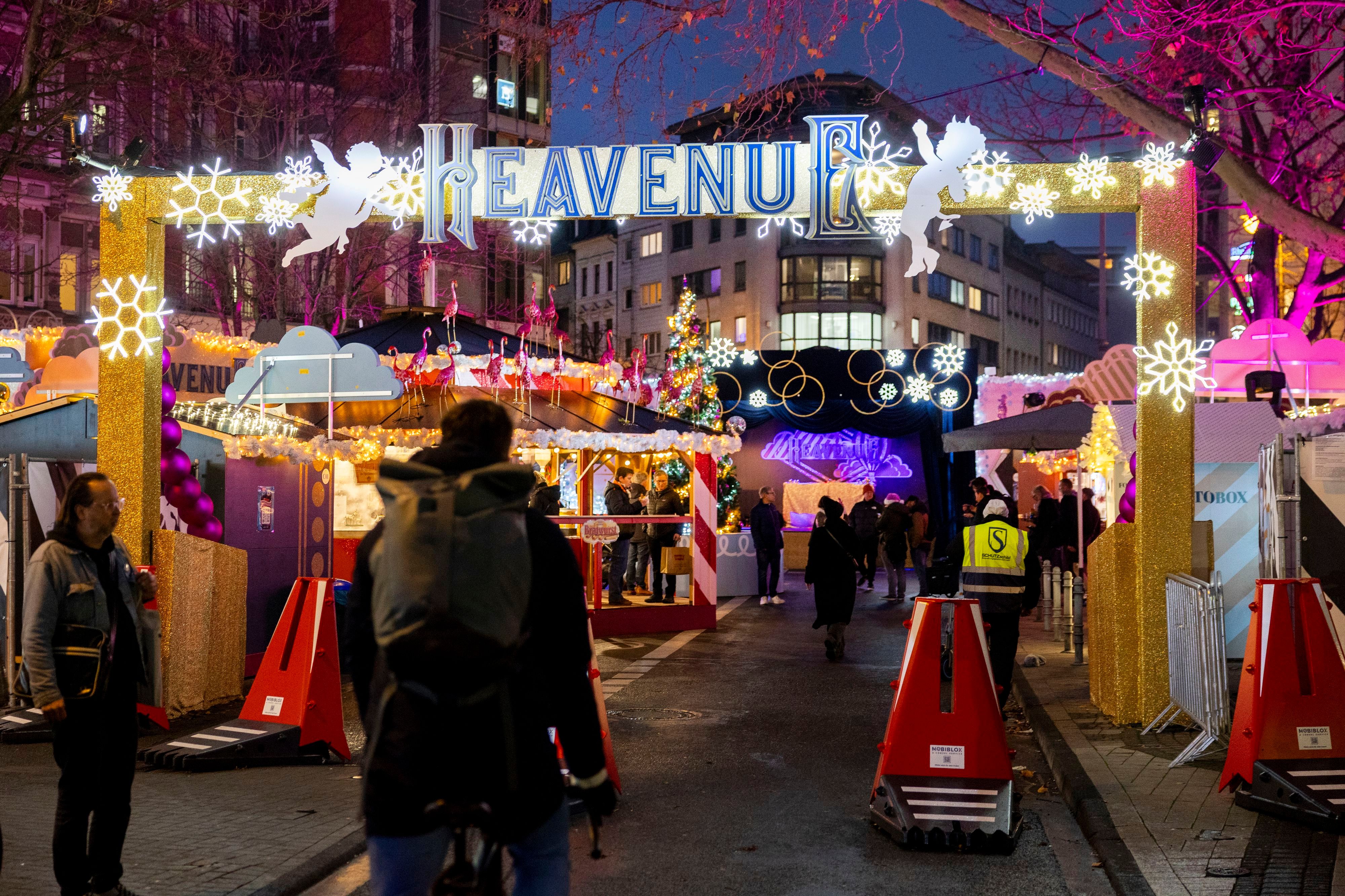 Der Weihnachtsmarkt „Heavenue“ auf dem Friesenplatz